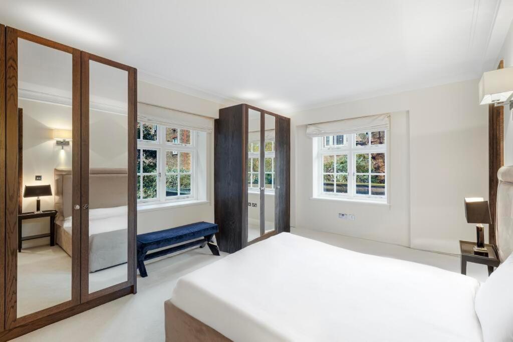 Spacious And Private By Royal Palace Appartement Londres