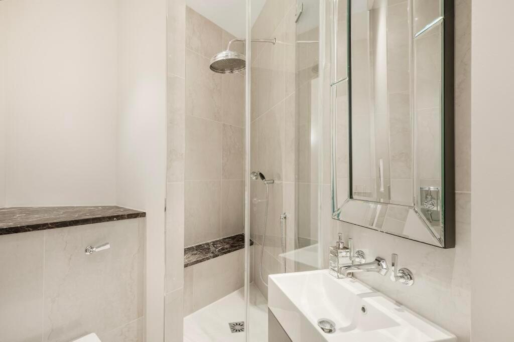 Spacious And Private By Royal Palace
