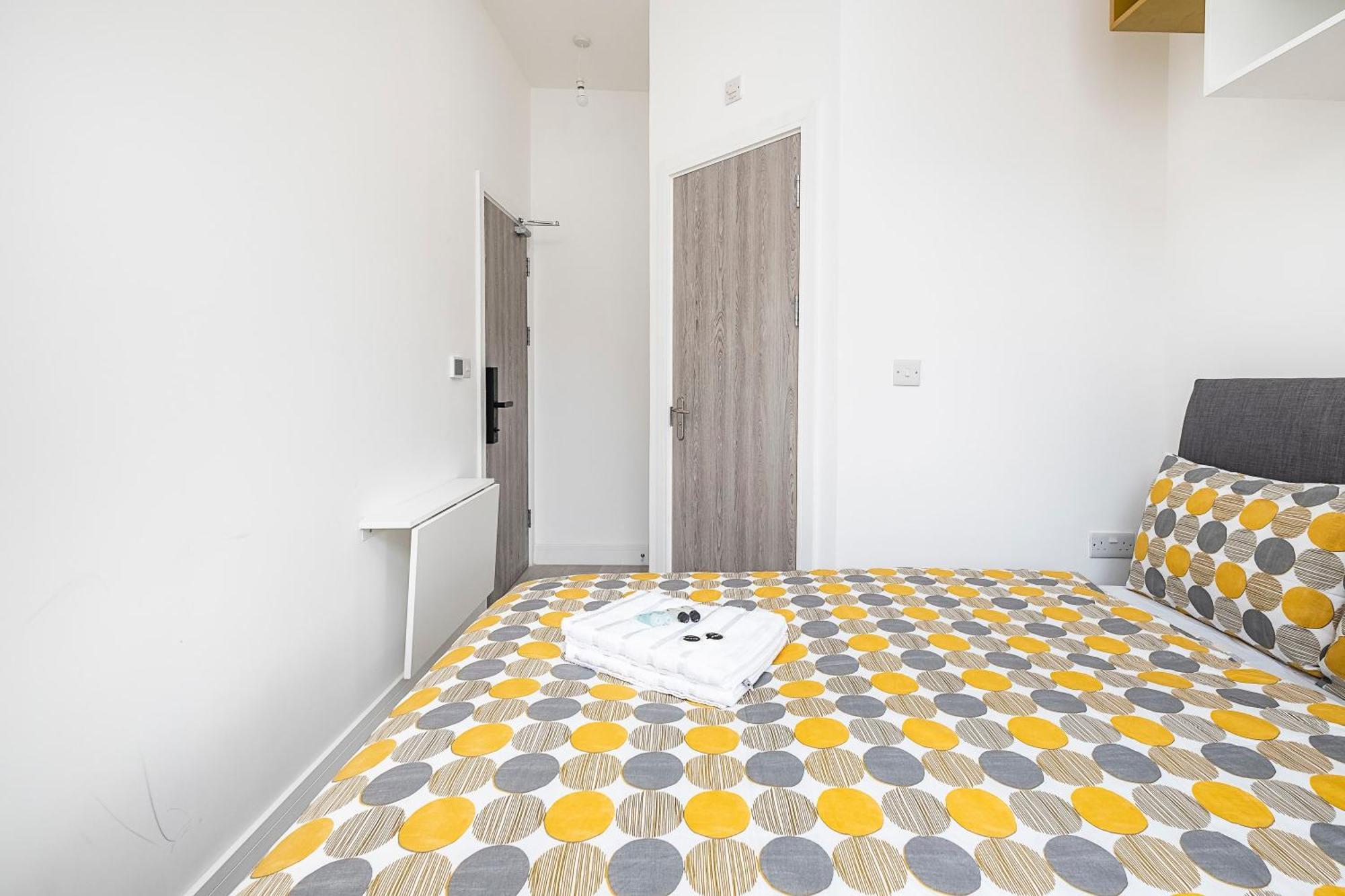 Victorian Beauty With Private Toilet And Shower Near Tube Station Appartement