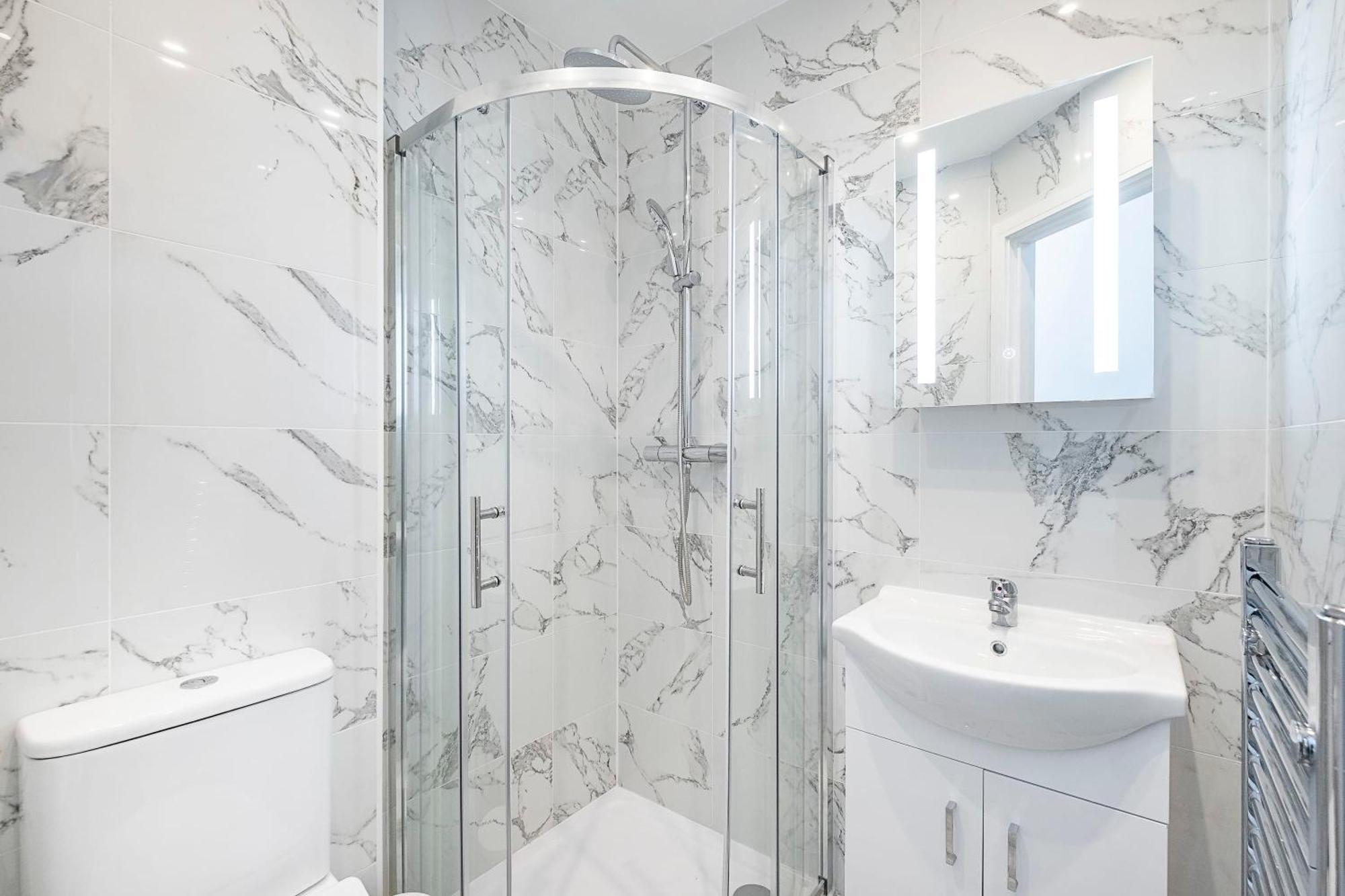 Appartement Victorian Beauty With Private Toilet And Shower Near Tube Station Londen