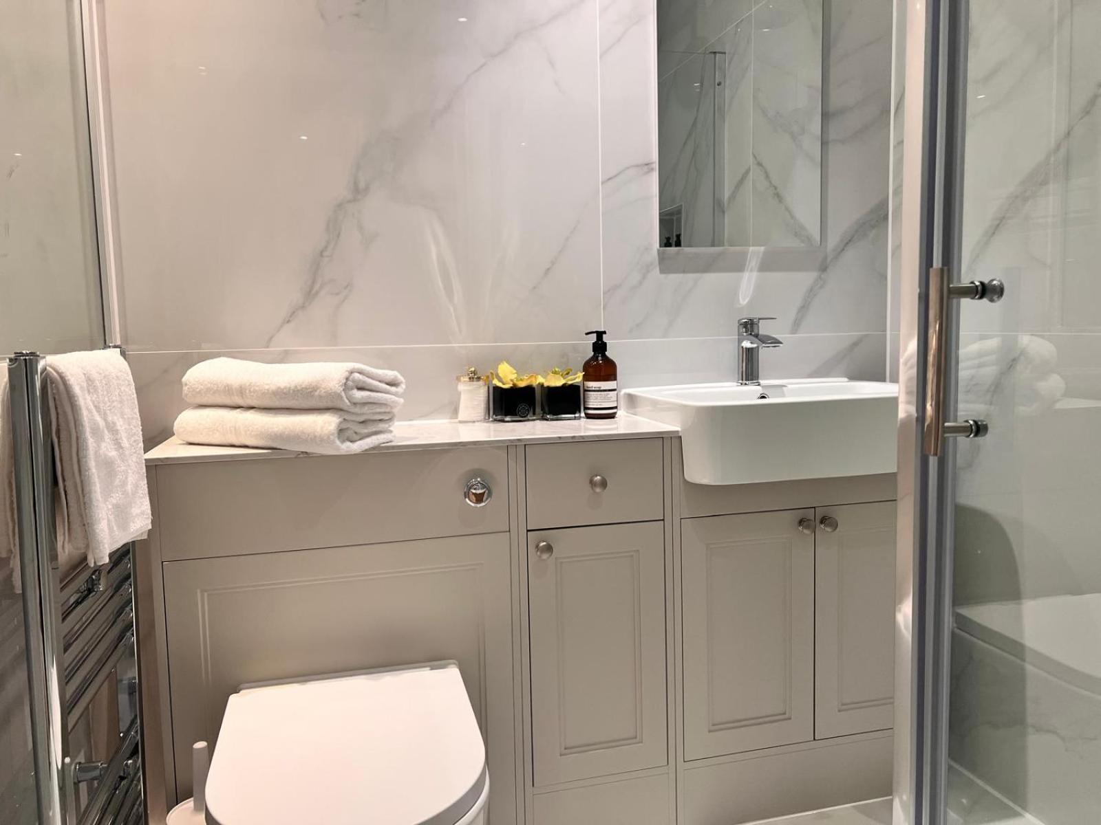 Elegant 1 Bedroom Flat Near Harrods Londen