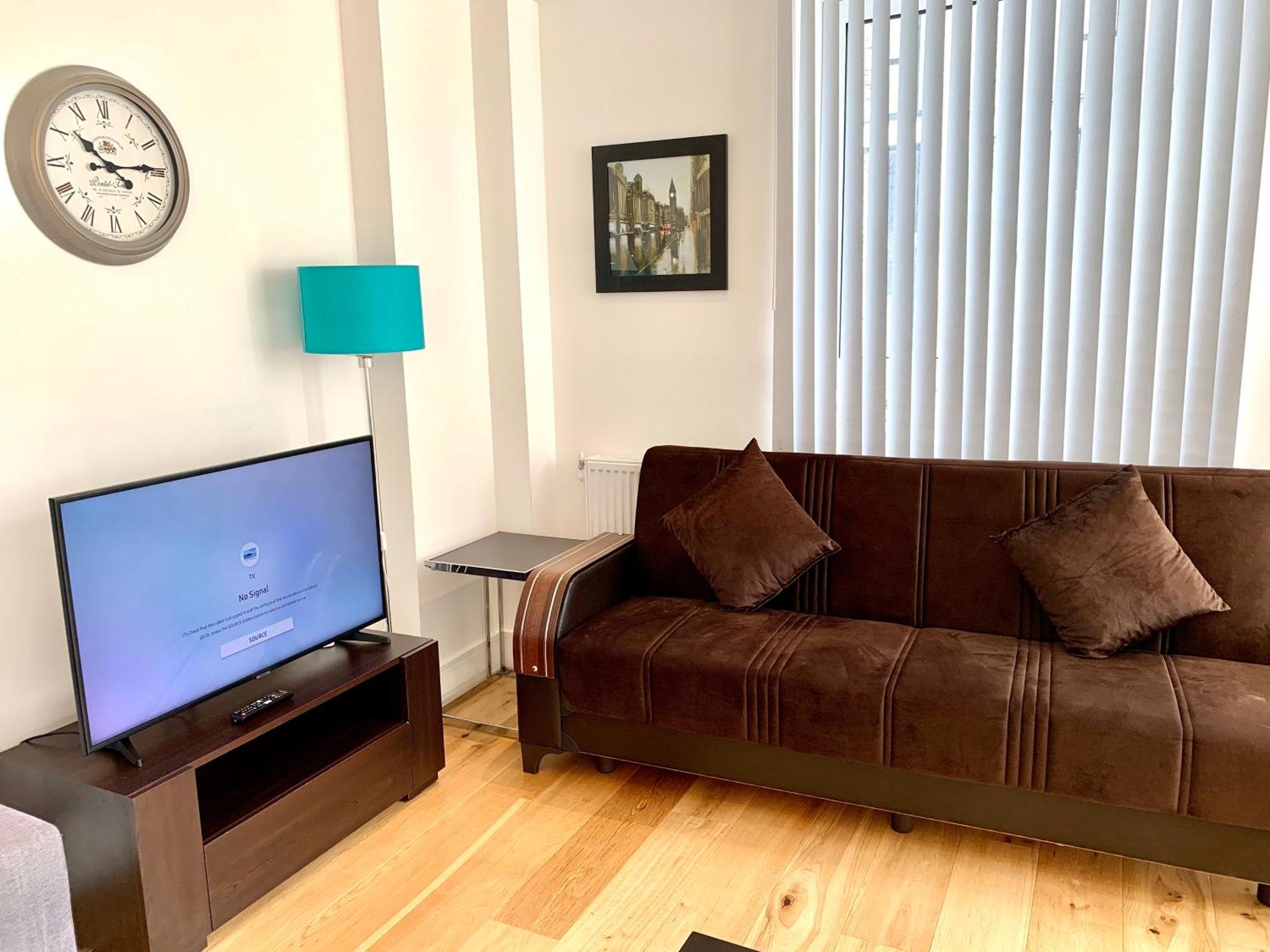 Modern Excel 2 Bedrooms 2 Bathrooms, Parking, Kitchen, Lounge, Balcony Apartamento Londres