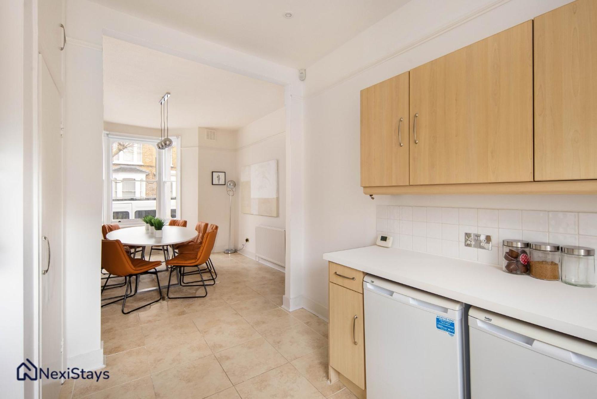 Apartamento 10 Mins Walk To The Oval, The Kennington Retreat