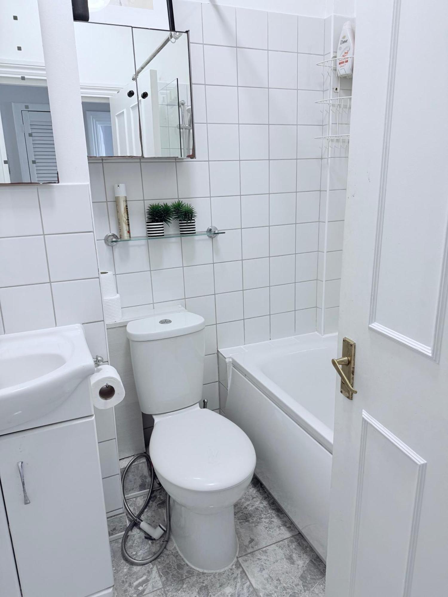 Bright And Modern Flat Near Portobello Road And The Canal * Londen