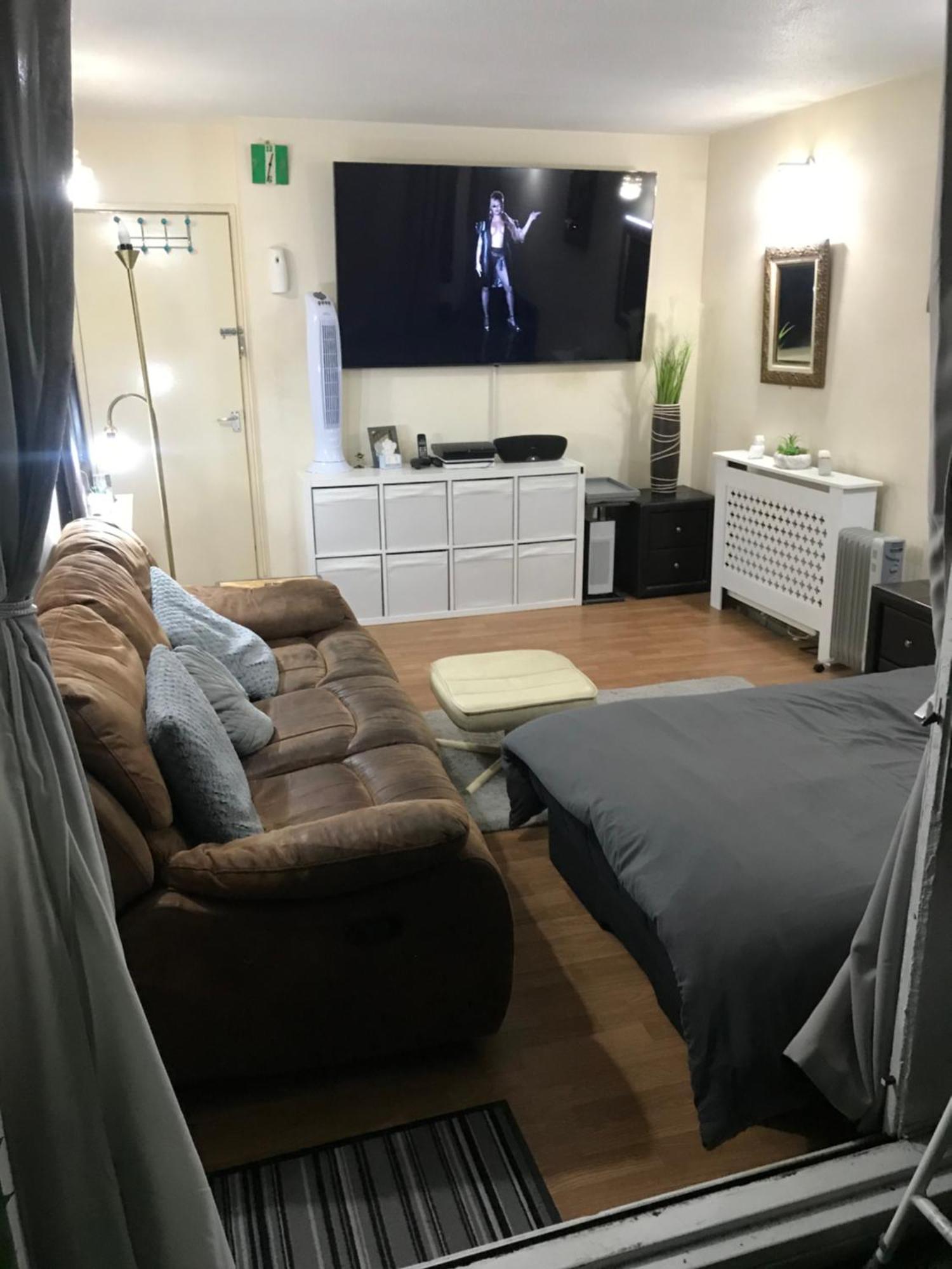 Big Double And Balcony View London