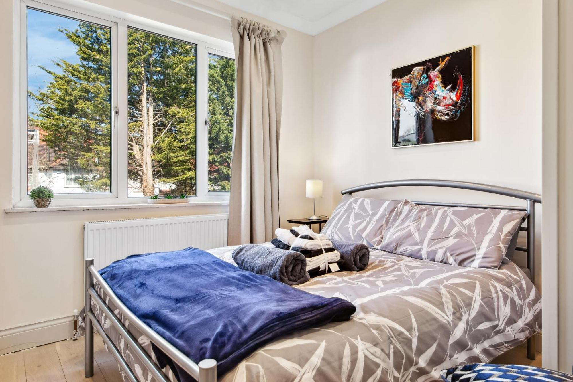 Stylish 4 Bed 2 Bath Nw Appartement *