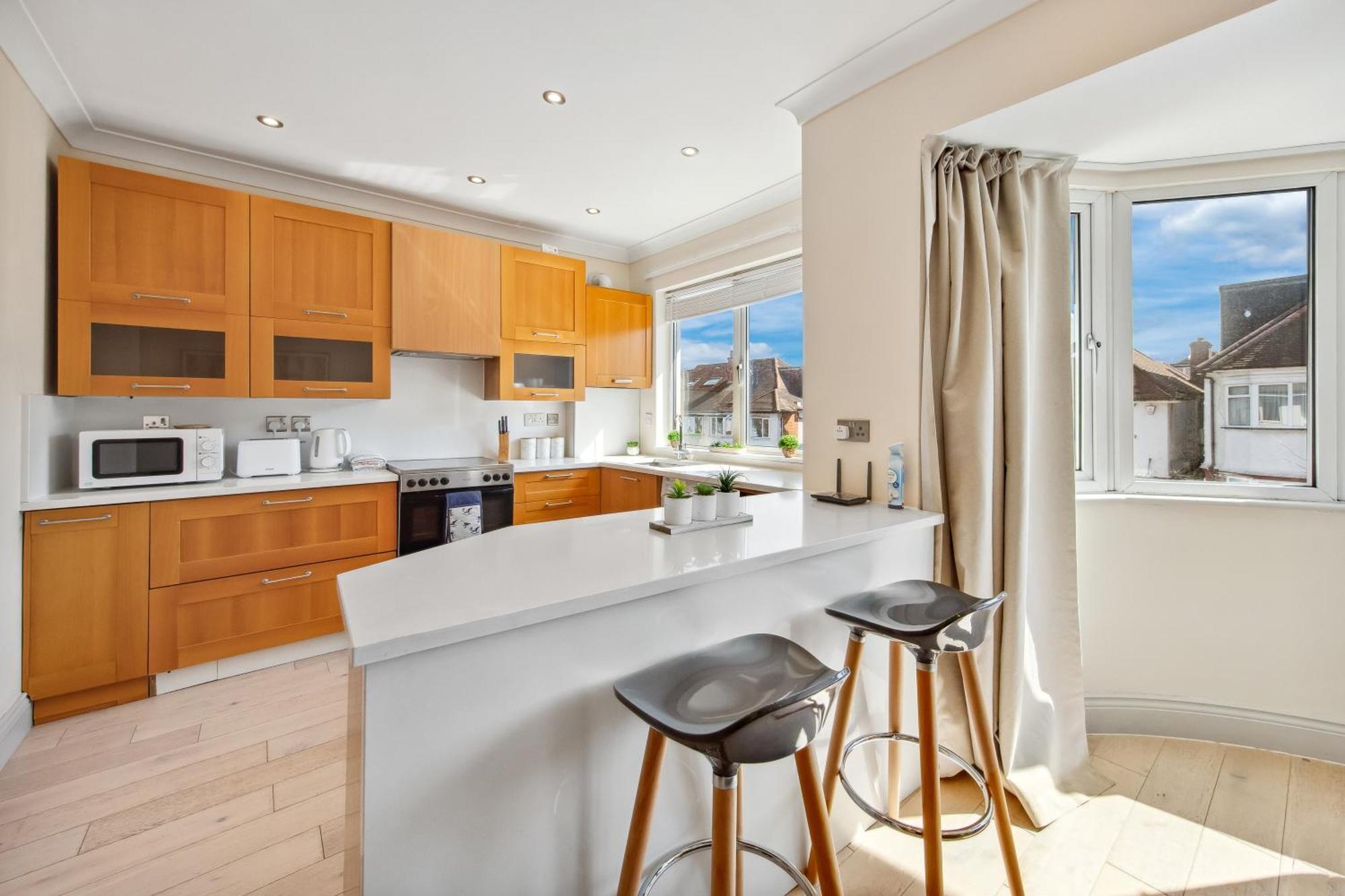 Stylish 4 Bed 2 Bath Nw Appartement *