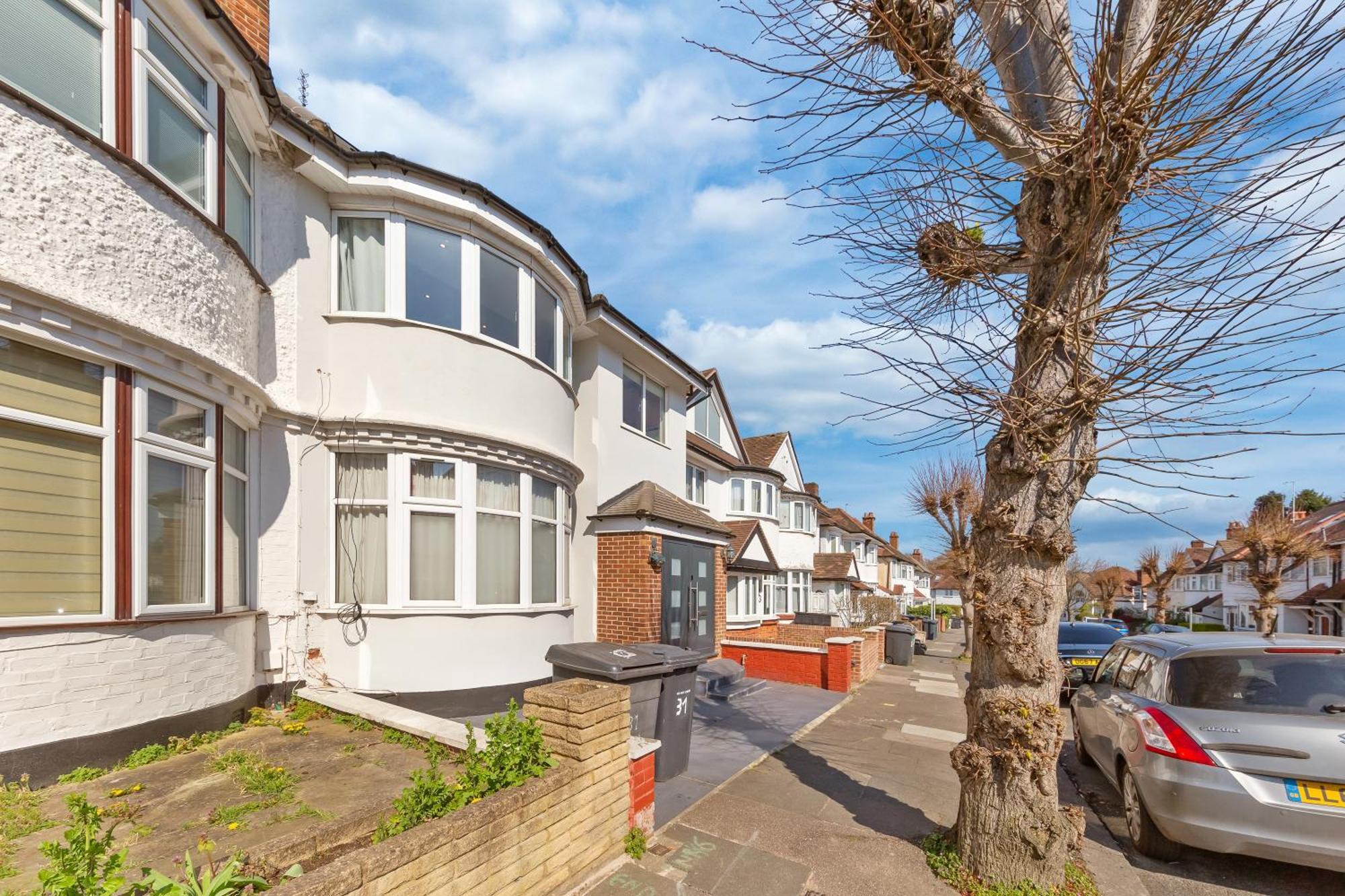 Stylish 4 Bed 2 Bath Nw Appartement *