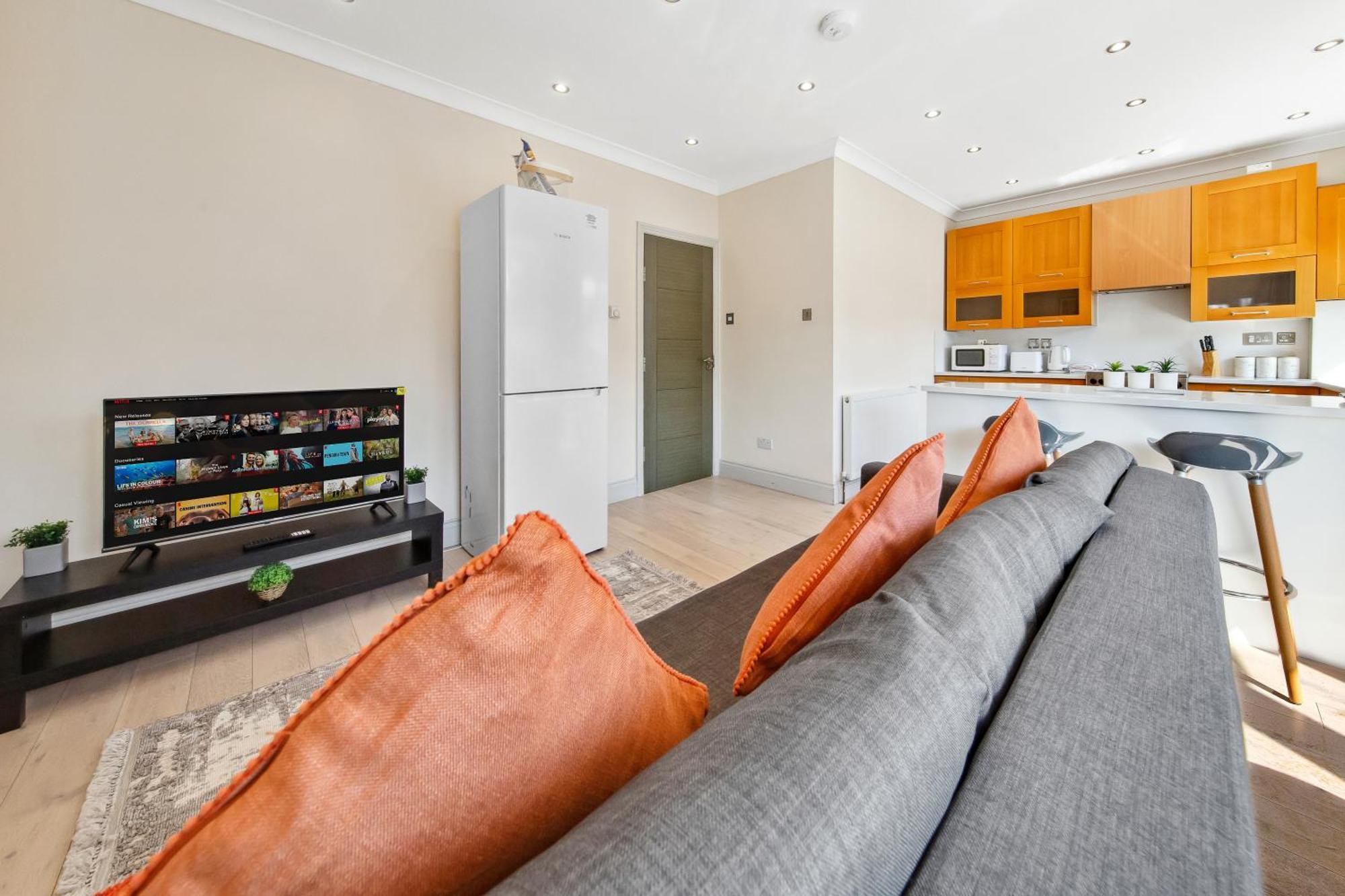 Stylish 4 Bed 2 Bath Nw Appartement *