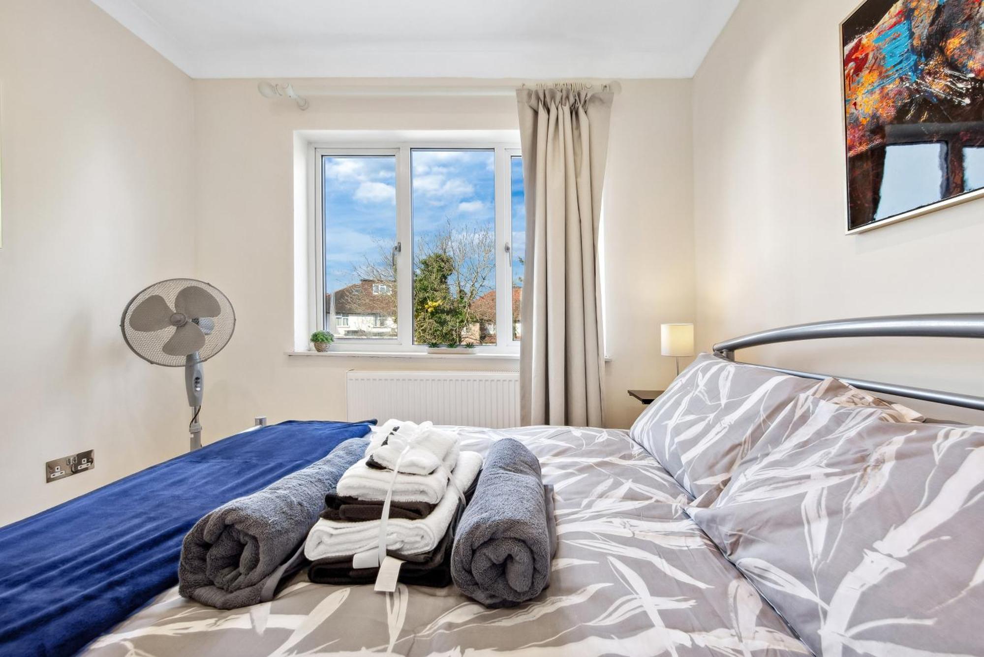 Stylish 4 Bed 2 Bath Nw Appartement