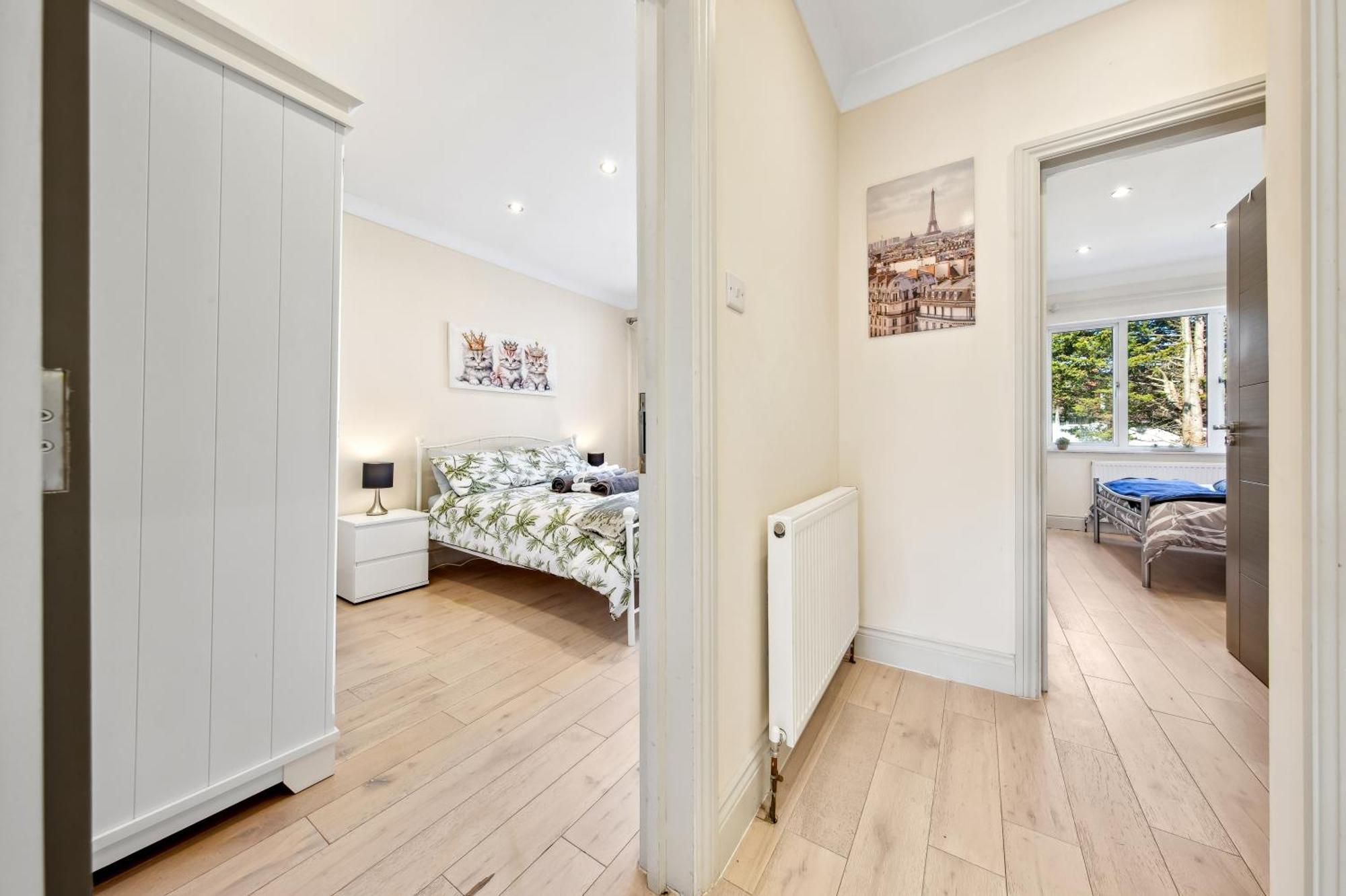 Stylish 4 Bed 2 Bath Nw Appartement