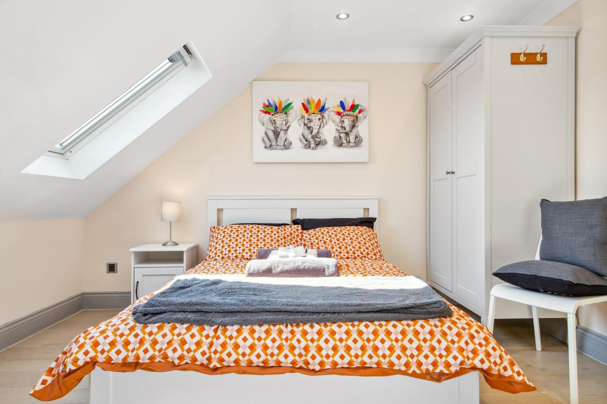 Stylish 4 Bed 2 Bath Nw Appartement