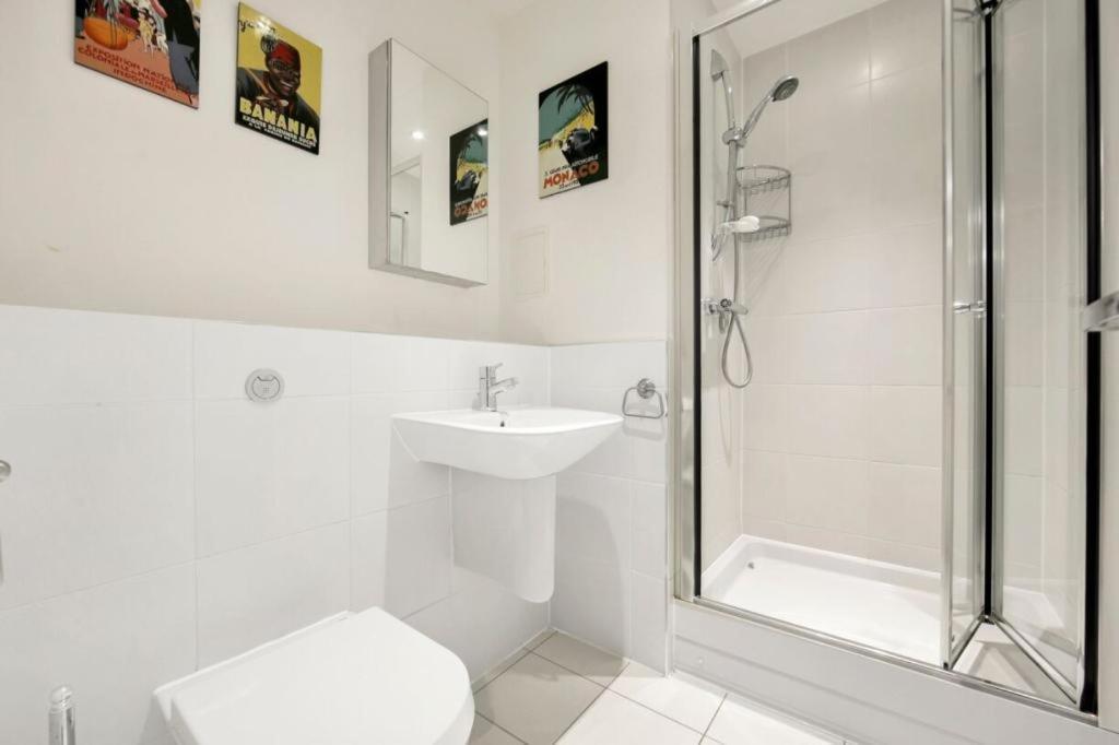 Apartamento Athera - Festival Quarter, Canary Wharf 2 Bed, 2 Bath With Balcony And Gym Facility *