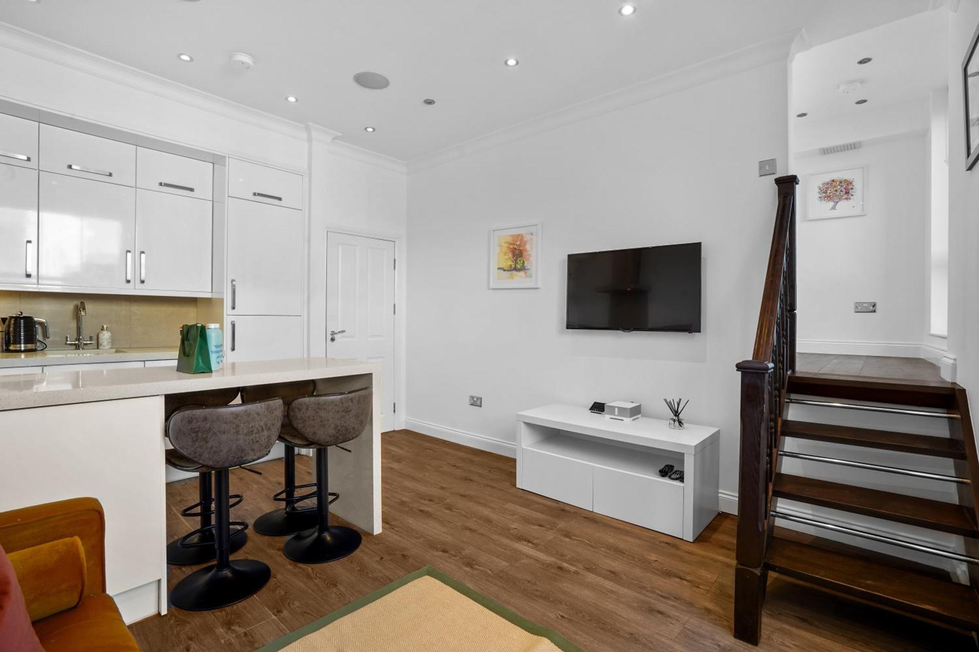 Bright & Airy Flat With Stunning Rooftop Views Appartement