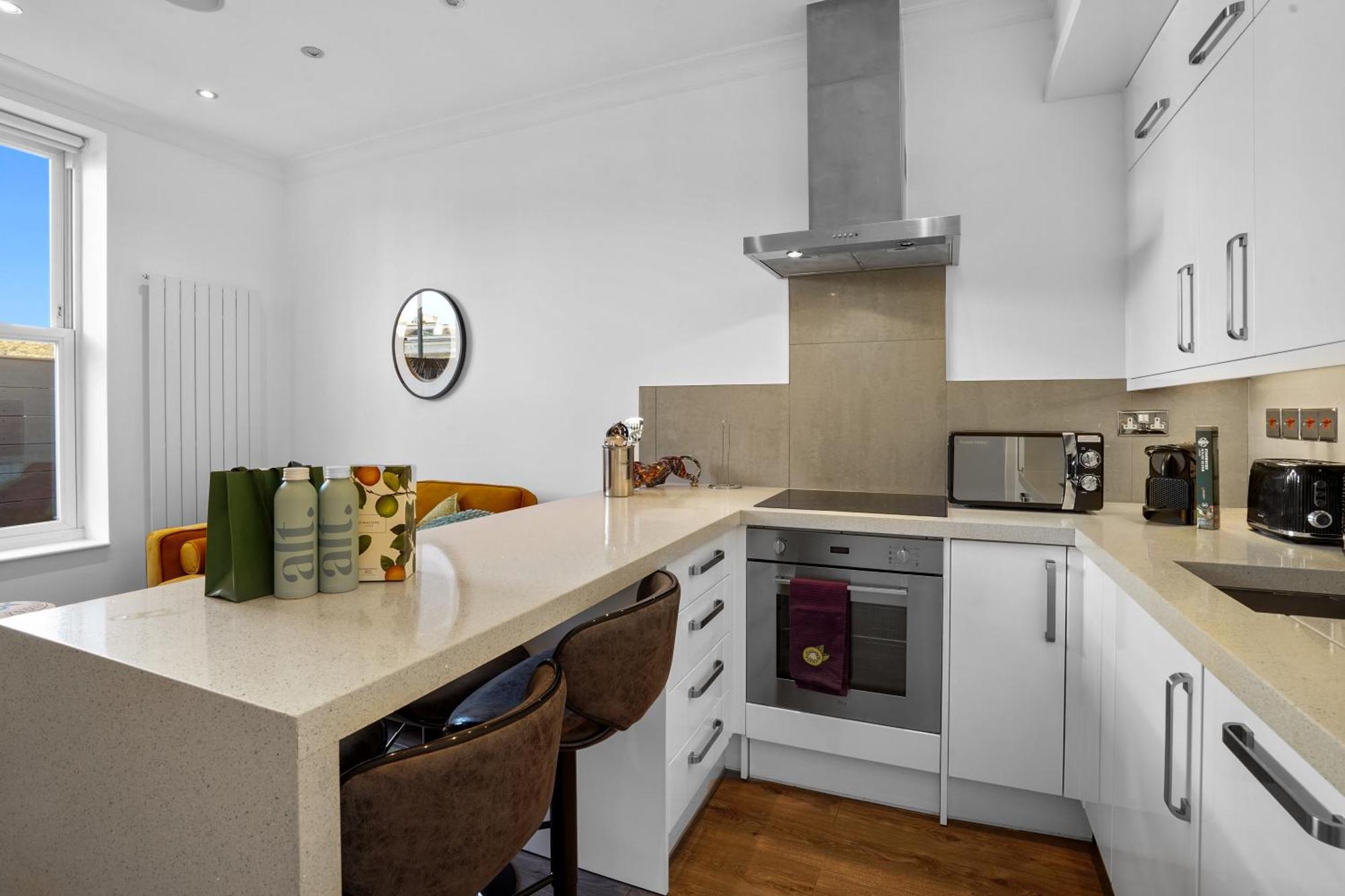 Bright & Airy Flat With Stunning Rooftop Views Appartement
