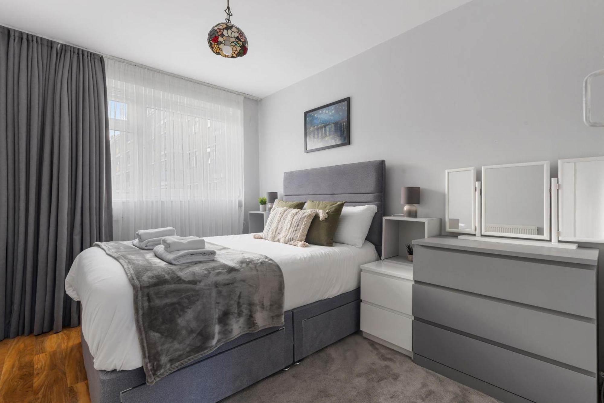Monthly For 3-bedroom Only 5 Minutes To Hoxton Station Appartement *