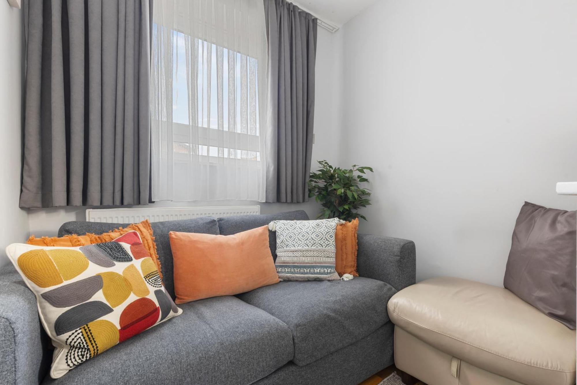 Monthly For 3-bedroom Only 5 Minutes To Hoxton Station * Londres