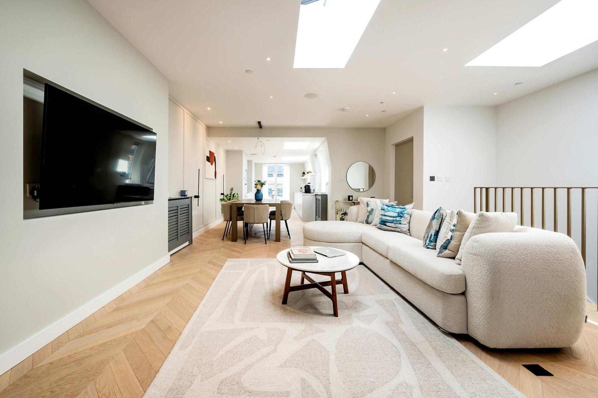 Fitzrovias 3 Bedroom 4 Bathroom Penthouse With Terrace Aircooling And Lift