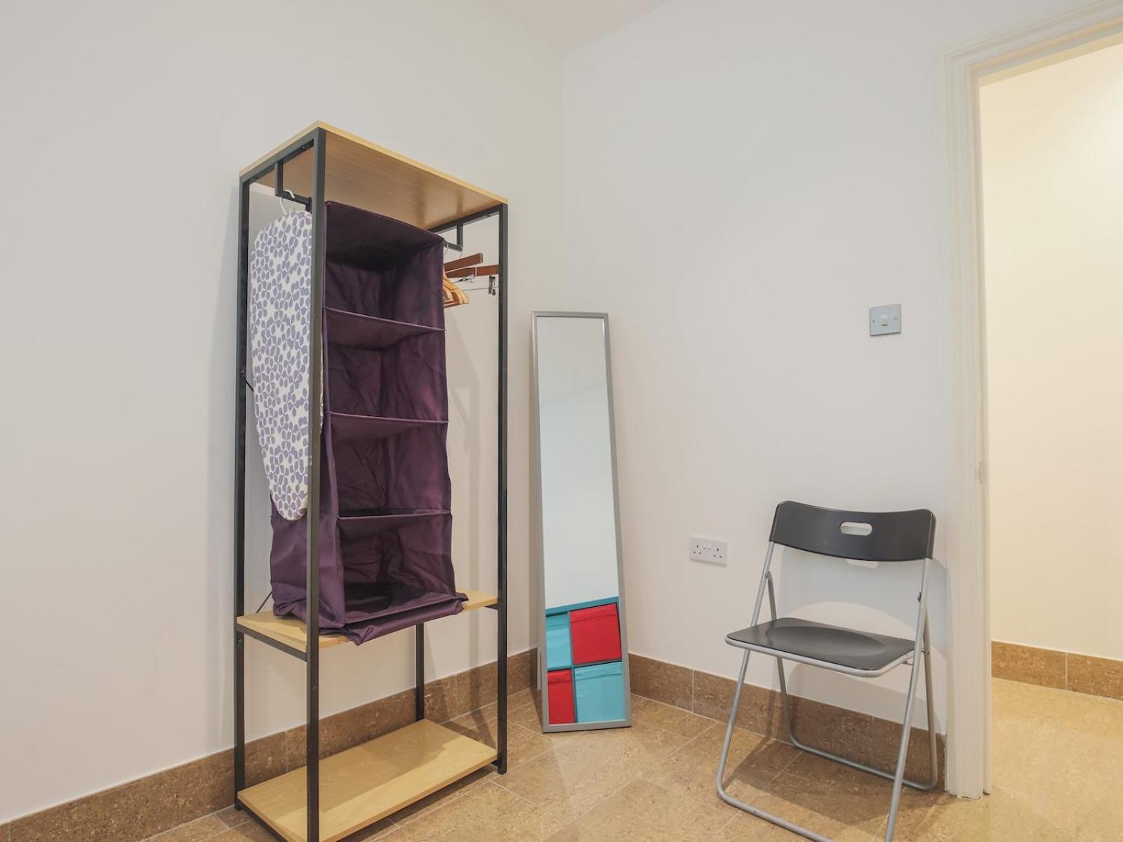 Pass The Keys Stylish Flat - 20 Mins From Londres