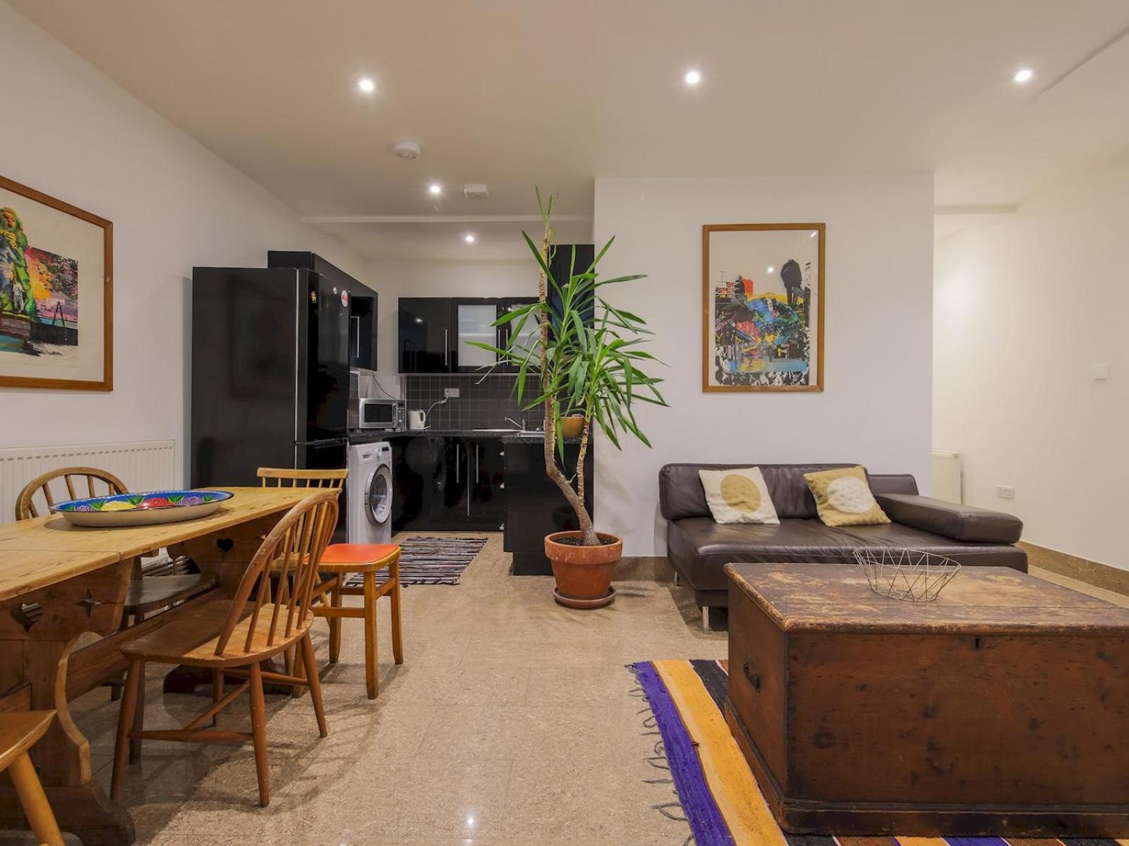 Pass The Keys Stylish Flat - 20 Mins From Londres