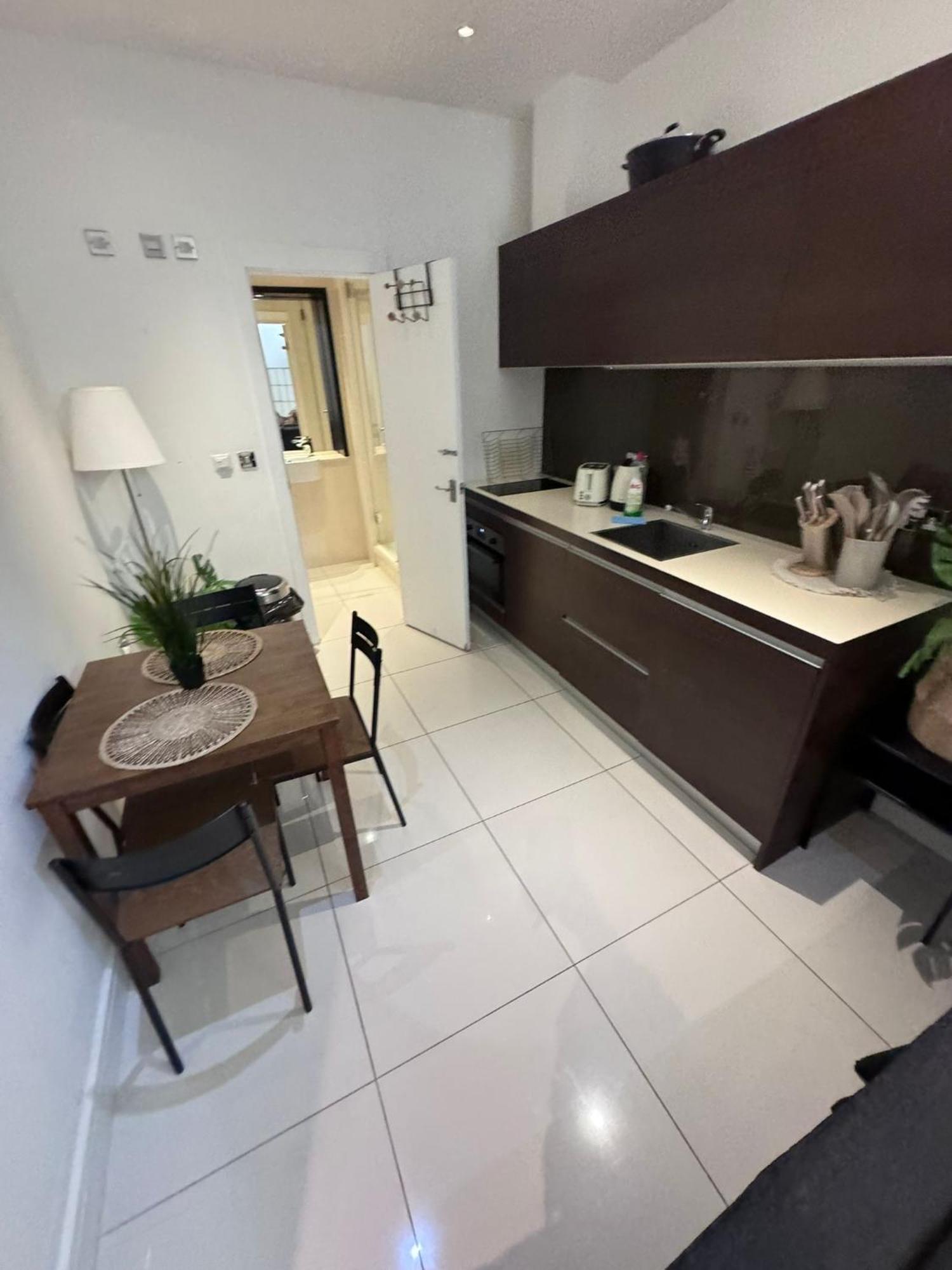 One Bedroom Flat Near Of London,soho-covent Garden * Londres
