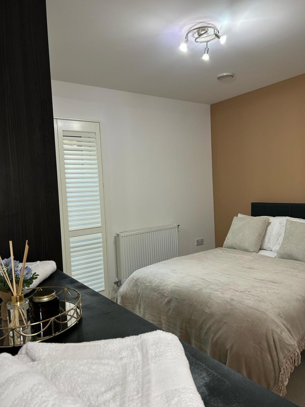 Modern 2-bedroom Flat Near Wembley - 9 Minutes From Park Royal Station * Londres