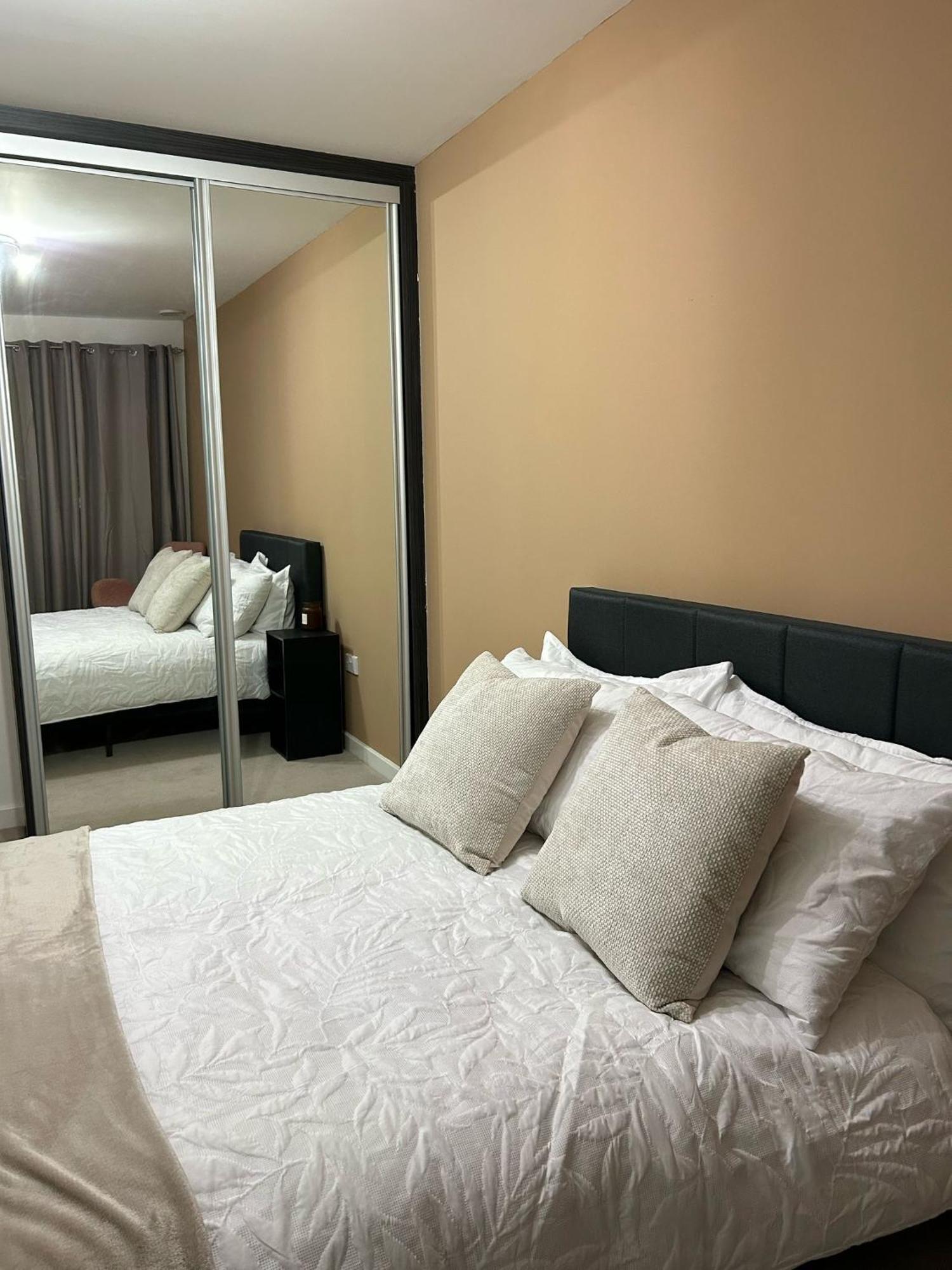 Appartement Modern 2-bedroom Flat Near Wembley - 9 Minutes From Park Royal Station
