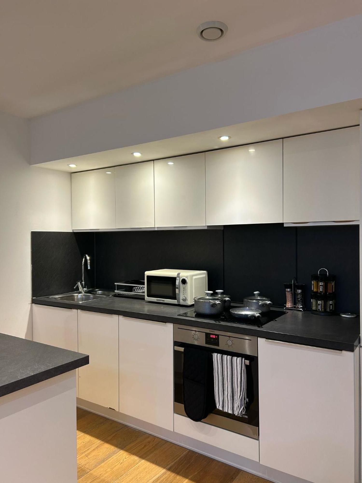 Modern 2-bedroom Flat Near Wembley - 9 Minutes From Park Royal Station Appartement Londres