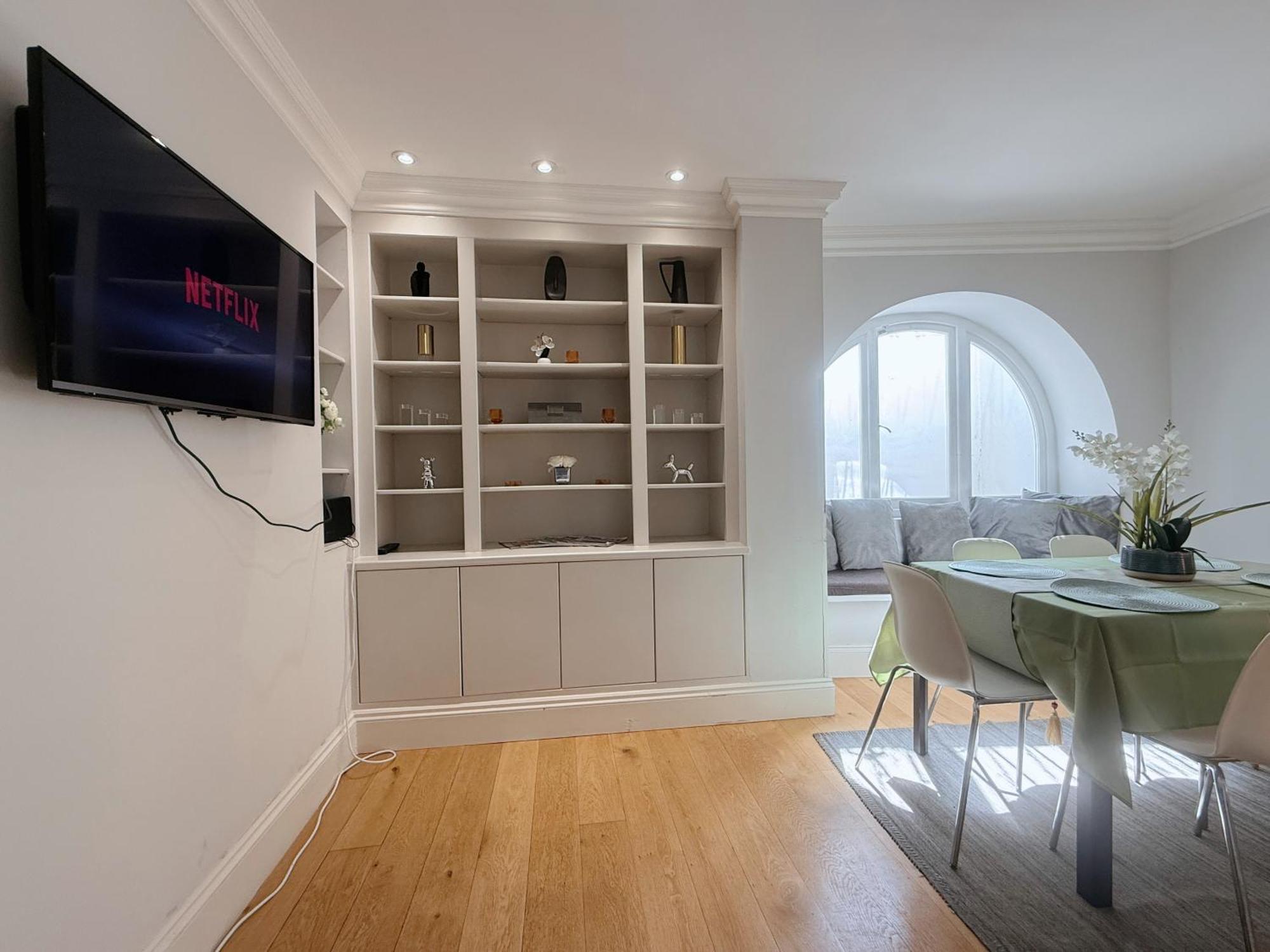 Spacious And Cosy 3brs 5f House In Heart Of Villa