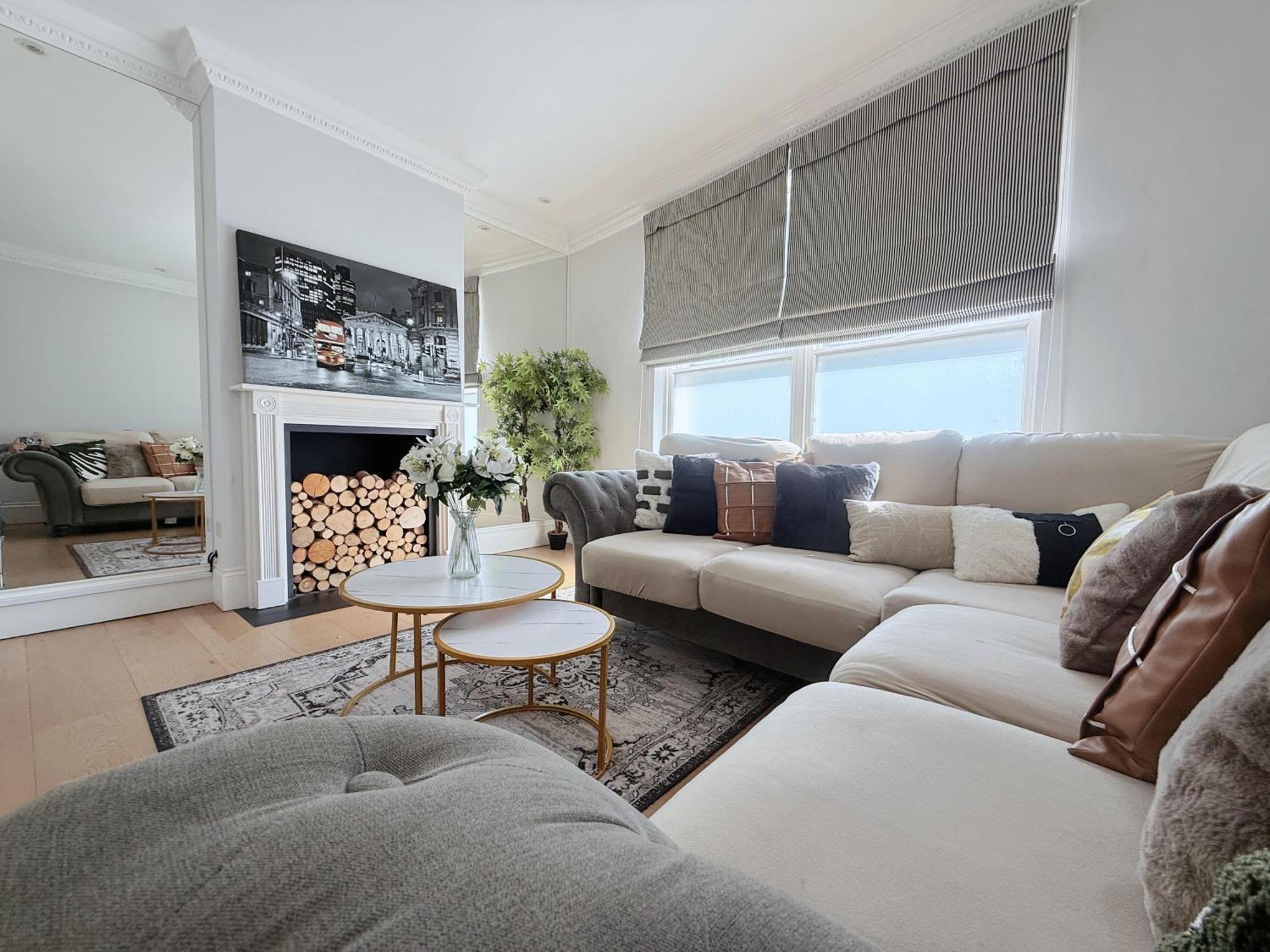 Spacious And Cosy 3brs 5f House In Heart Of Villa Londres