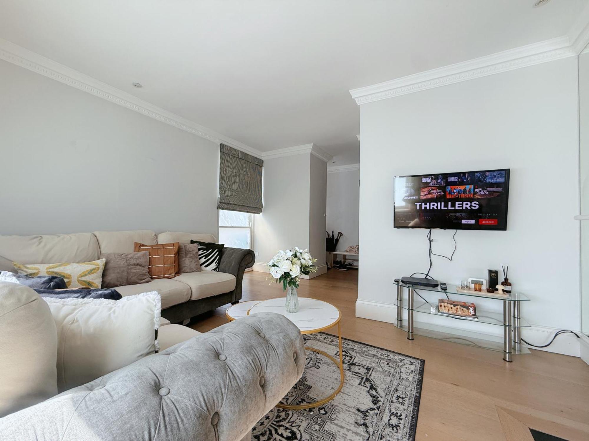 Spacious And Cosy 3brs 5f House In Heart Of * Londres