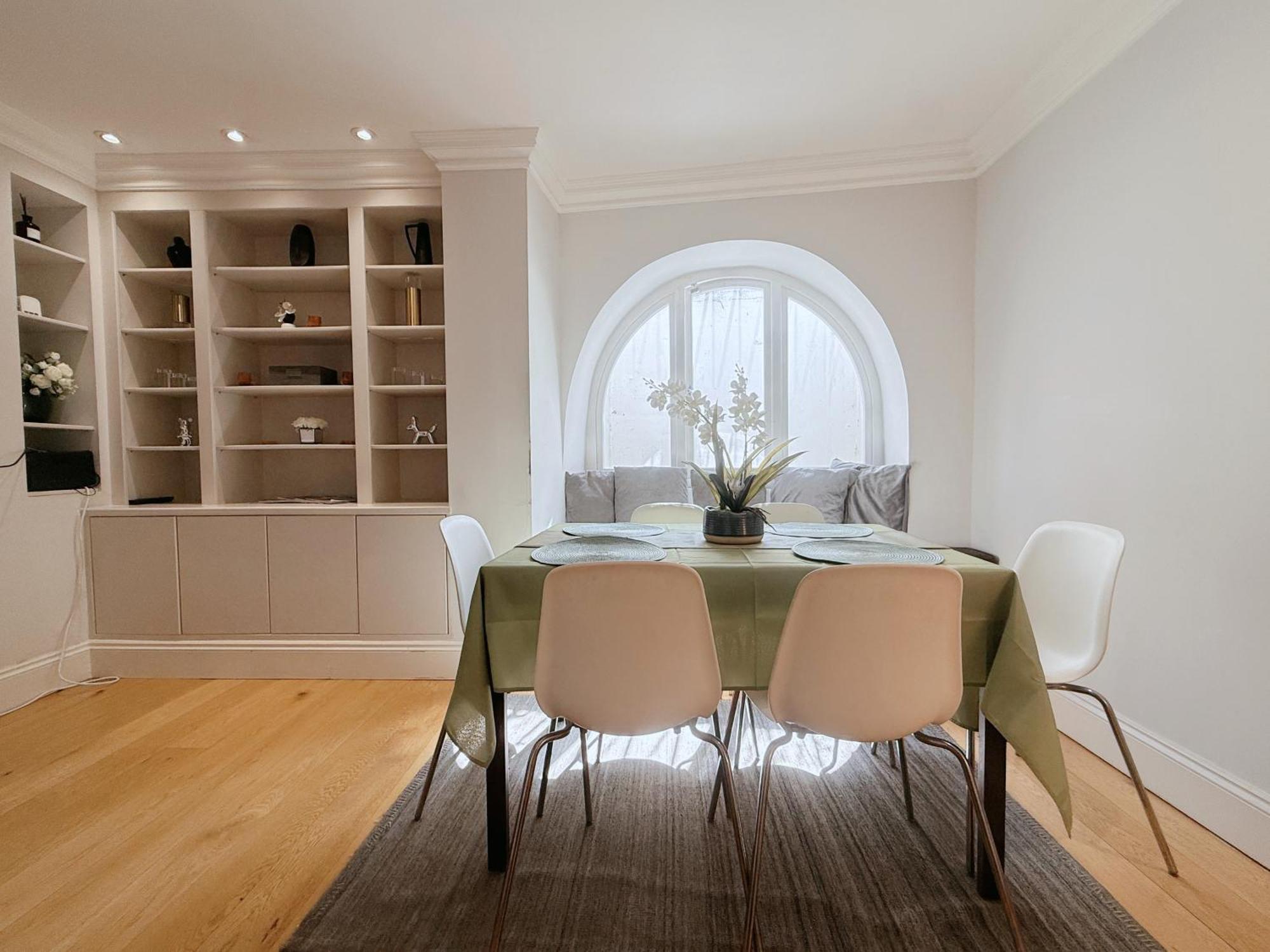 Spacious And Cosy 3brs 5f House In Heart Of Villa