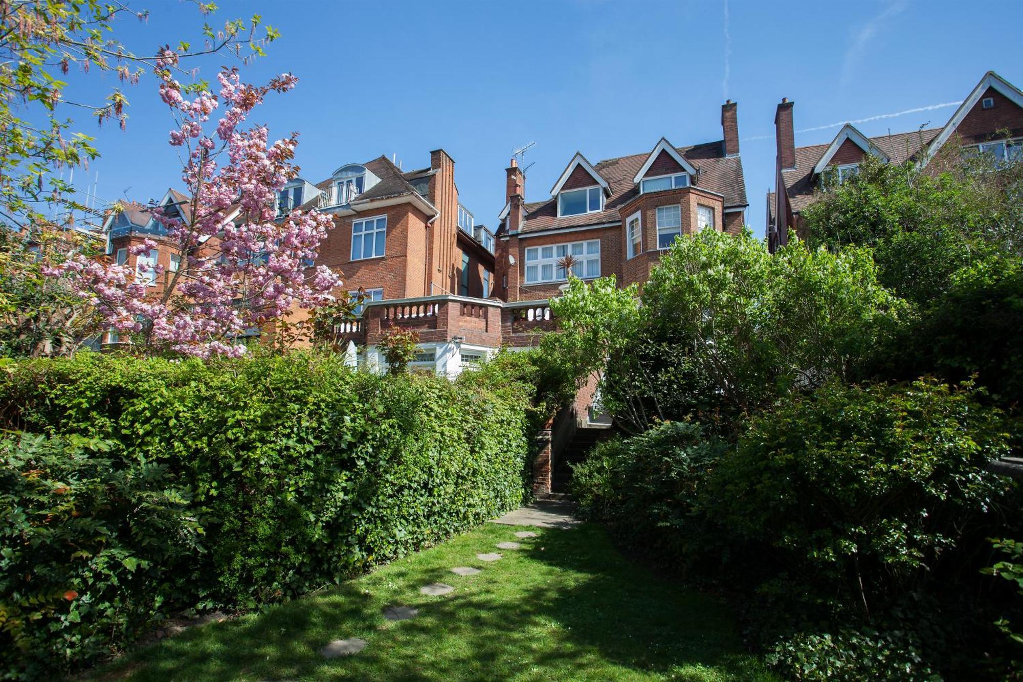 Hampstead Summer Time Garden Appartement