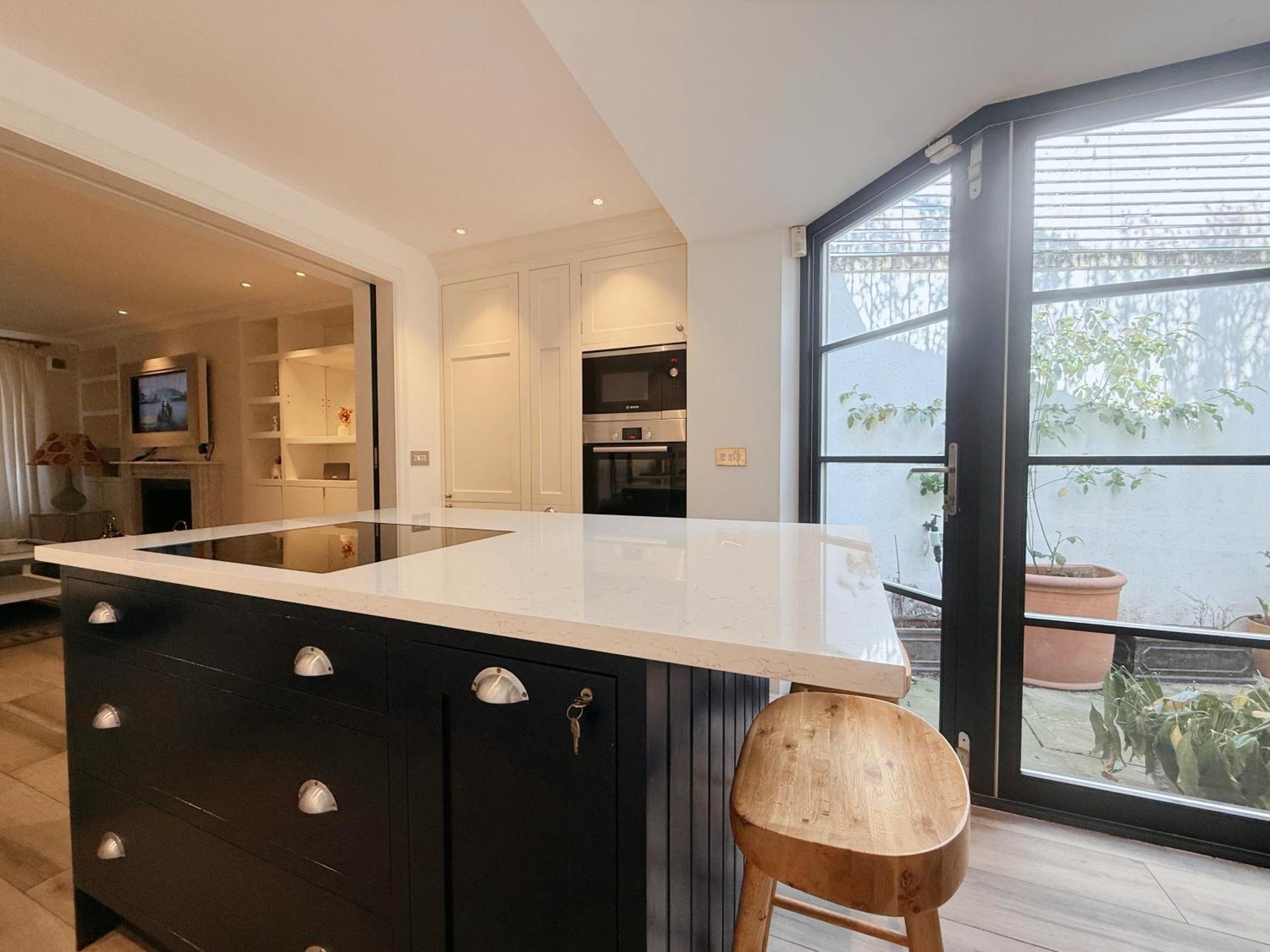 Stylish 3-bedroom Terrace House Near Earls Court Londres