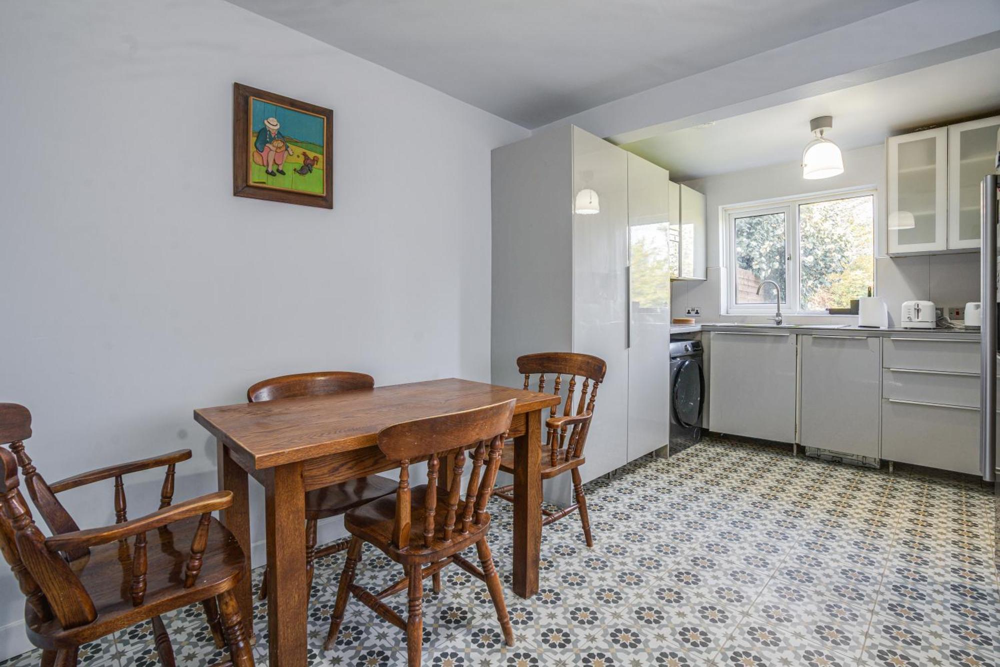 Holiday home 150 Sqm 4br In East London, Groups & Families, Free Parking, Fast Wifi