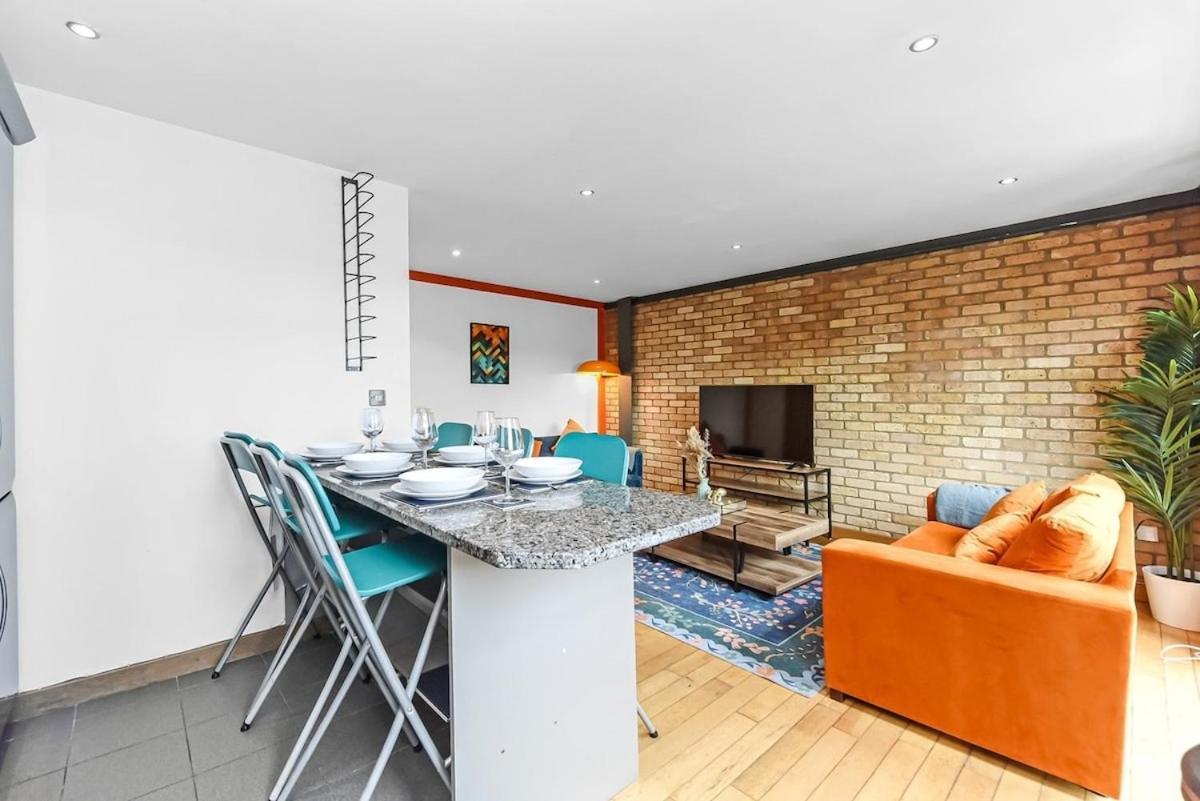 Modern And Industrial 2 Bed - Close To London Bridge, Sleeps 6 * Londres