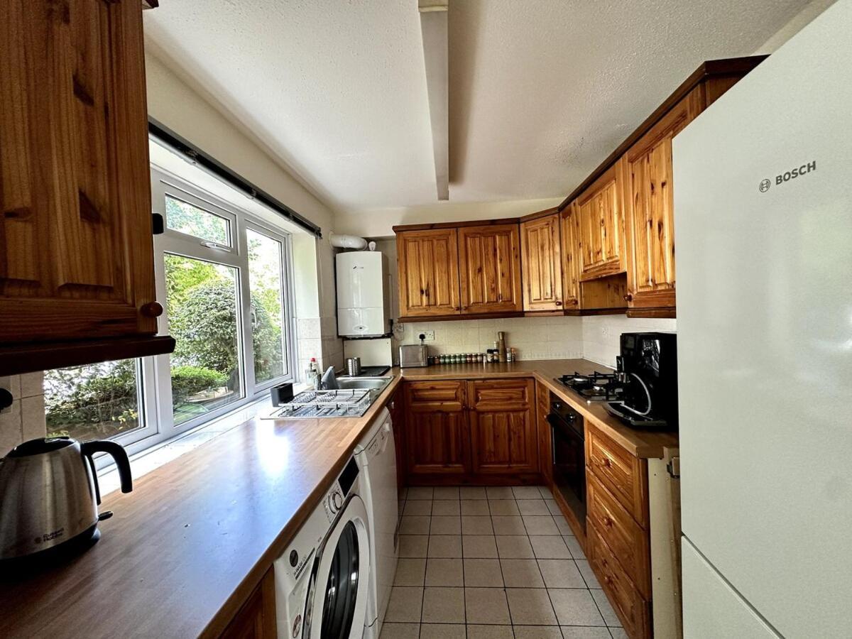 Quiet Two-bedroom Flat In Chiswick Londres