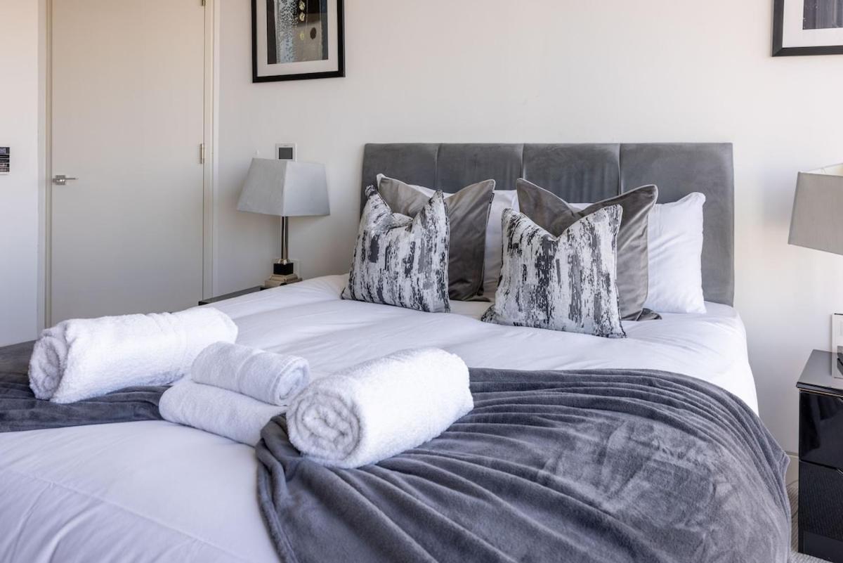 Luxury With Pool, Gym, Spa, Free Parking 3 Bedroom