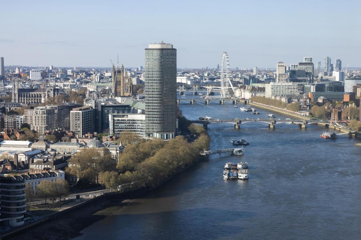 Appartement Luxury With Pool, Gym, Spa, Free Parking 3 Bedroom Londres