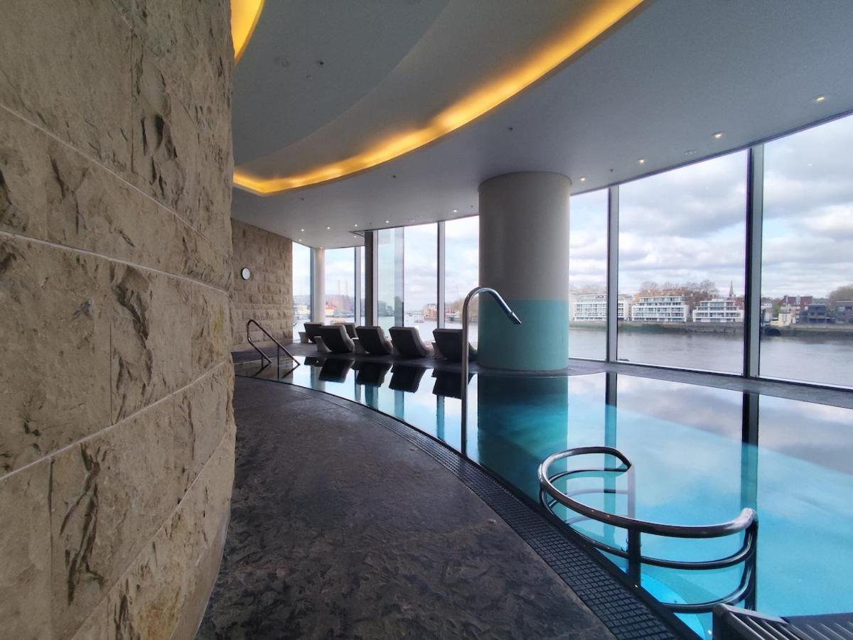 Luxury With Pool, Gym, Spa, Free Parking 3 Bedroom *