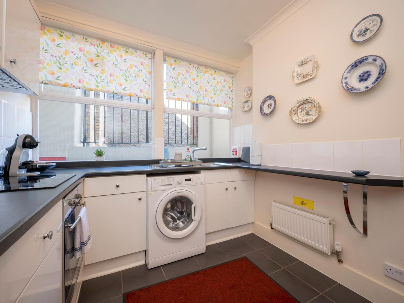 Elegant Bloomsbury Flat In Historic Pass The Keys Londres