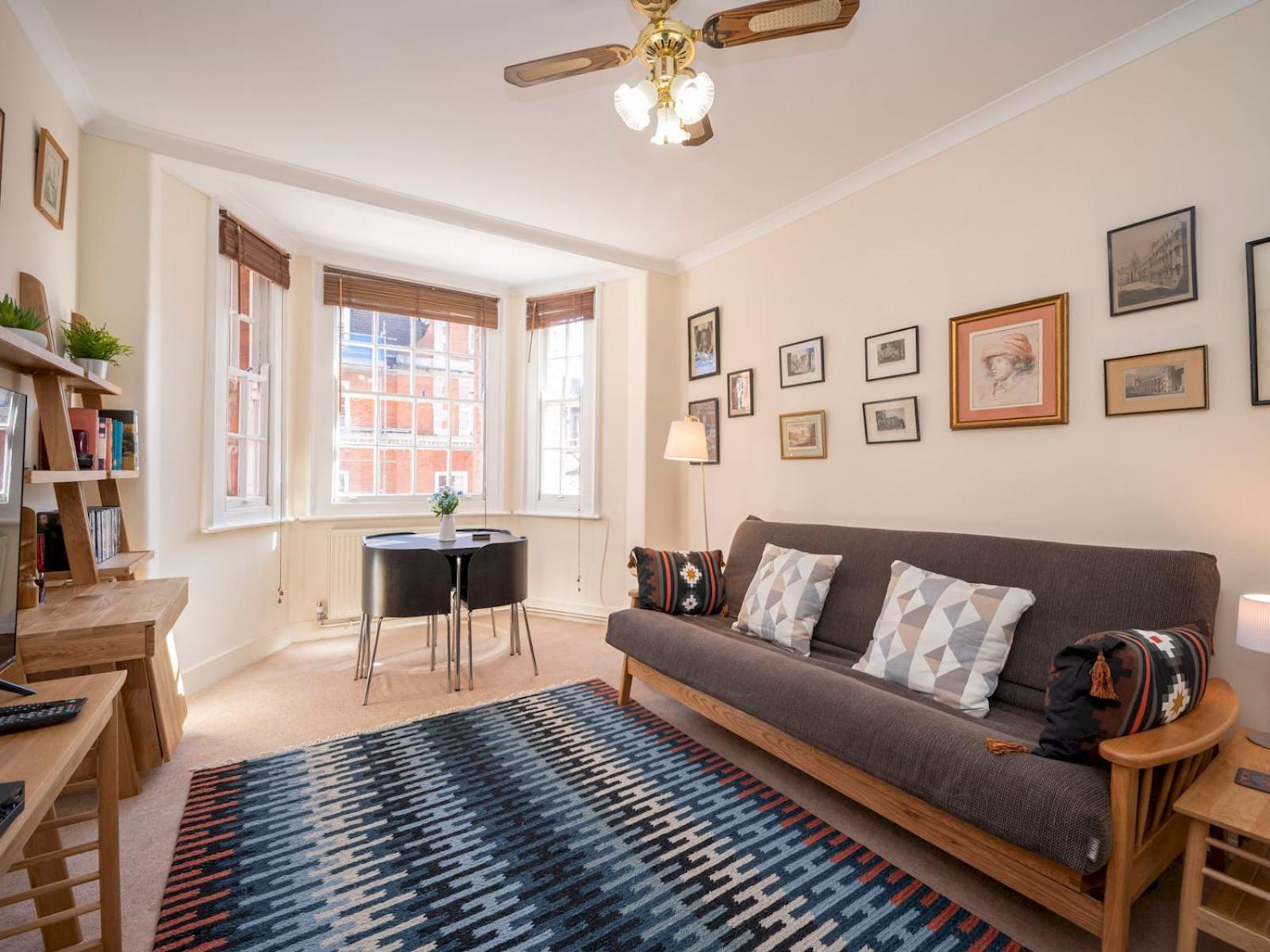 Elegant Bloomsbury Flat In Historic Pass The Keys Appartement
