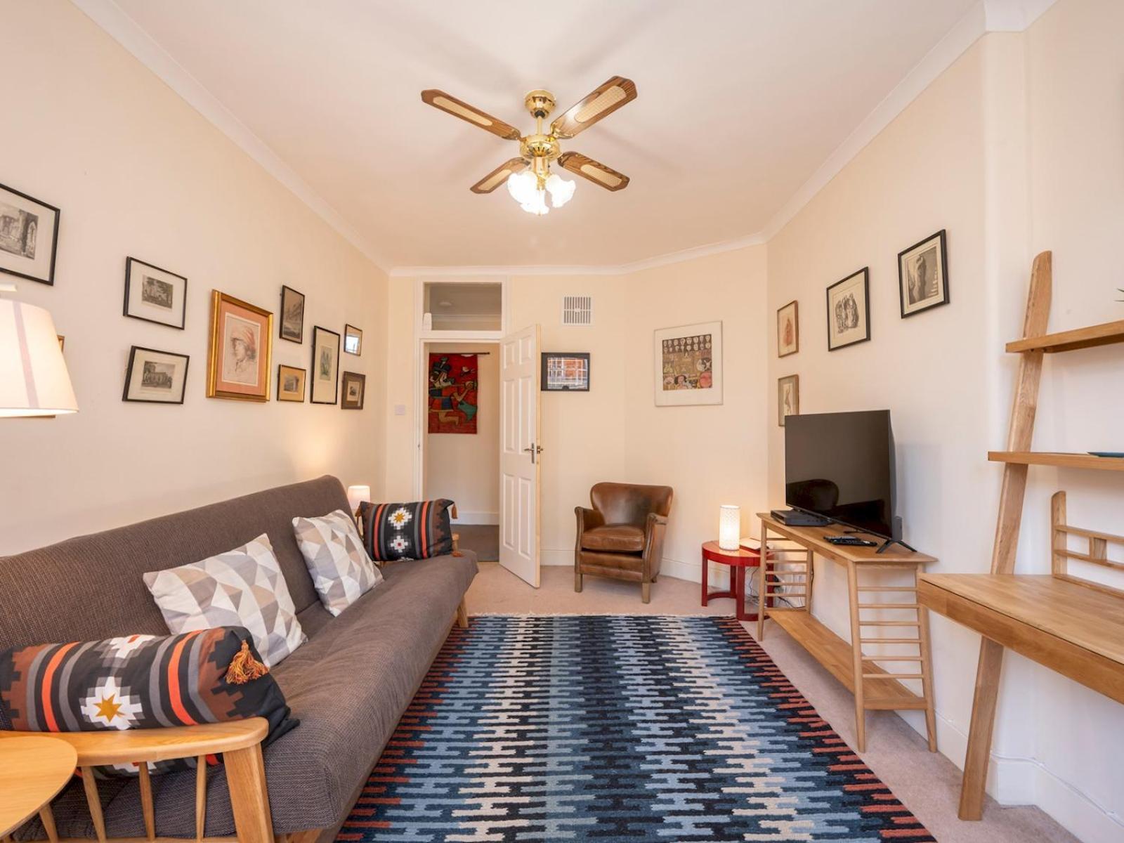 Elegant Bloomsbury Flat In Historic Pass The Keys Appartement