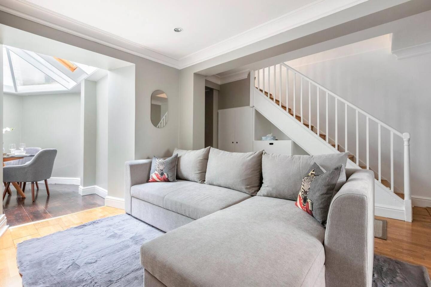 Spacious And Private By Royal Palace * Londres