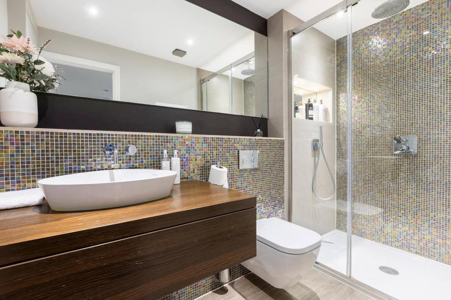 Spacious And Private By Royal Palace *