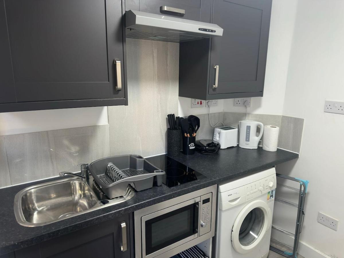 Appartement 1b, Zone 2 Westbourne Park , Sleeps 4