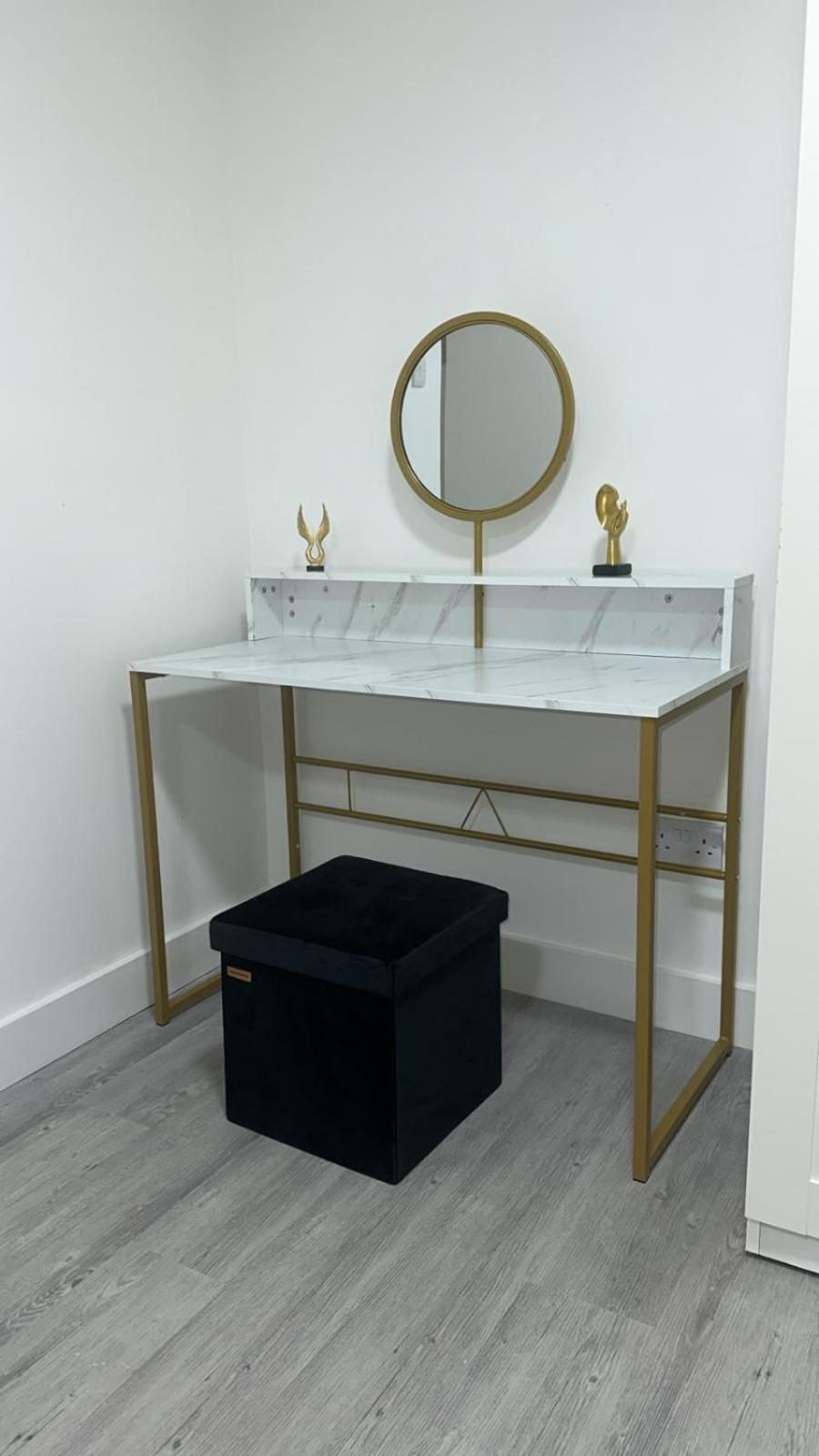 1b, Zone 2 Westbourne Park , Sleeps 4 Appartement *