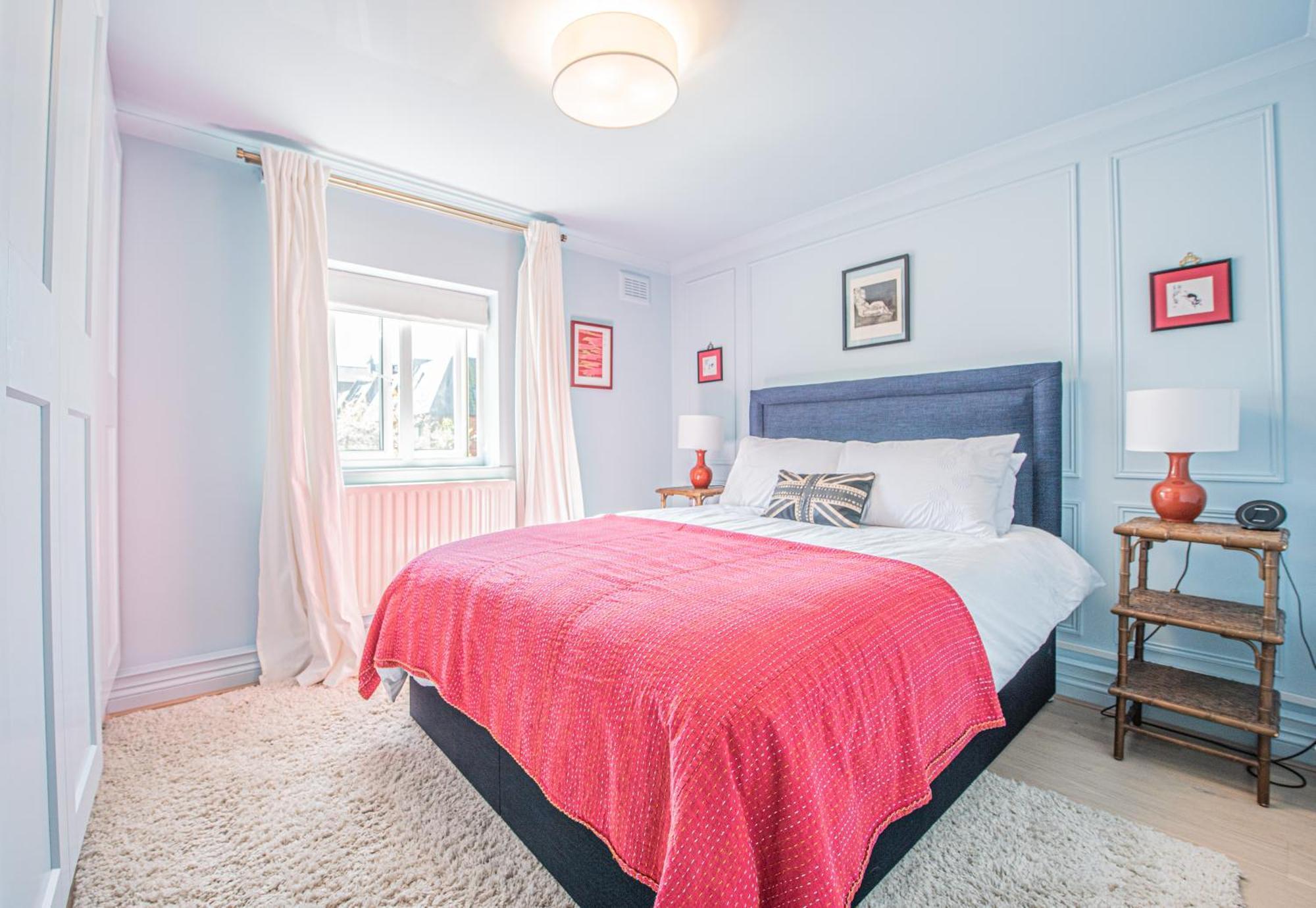 Modern 1-bed Flat With Free Parking In West * Londres