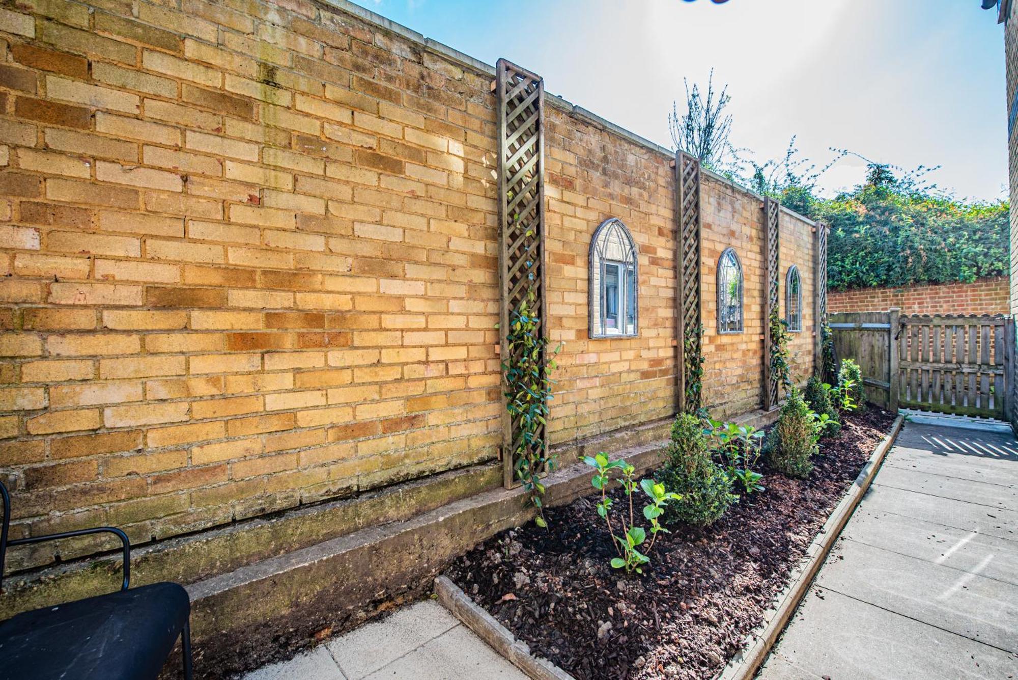 Modern 1-bed Flat With Free Parking In West Appartement Londres