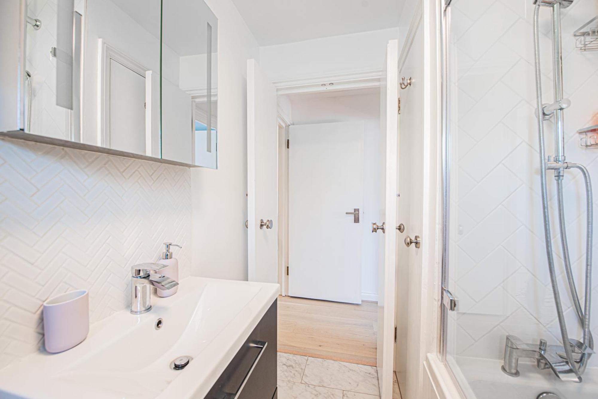 Appartement Modern 1-bed Flat With Free Parking In West Londres